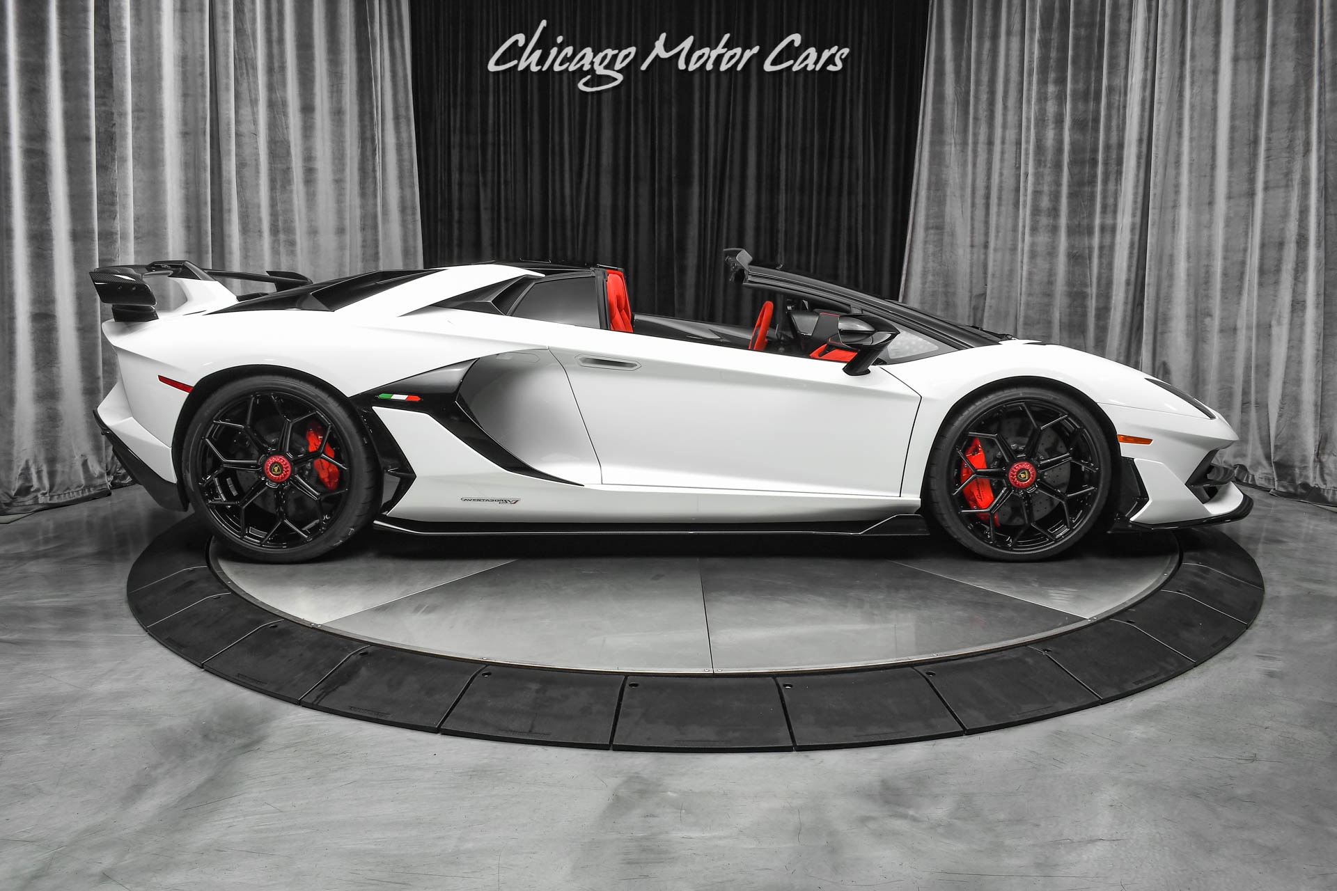 Used-2021-Lamborghini-Aventador-SVJ-Roadster-RARE-AD-PERSONAM-INTERIOR---EXTERIOR-ONLY-1500-MILES-LOADED