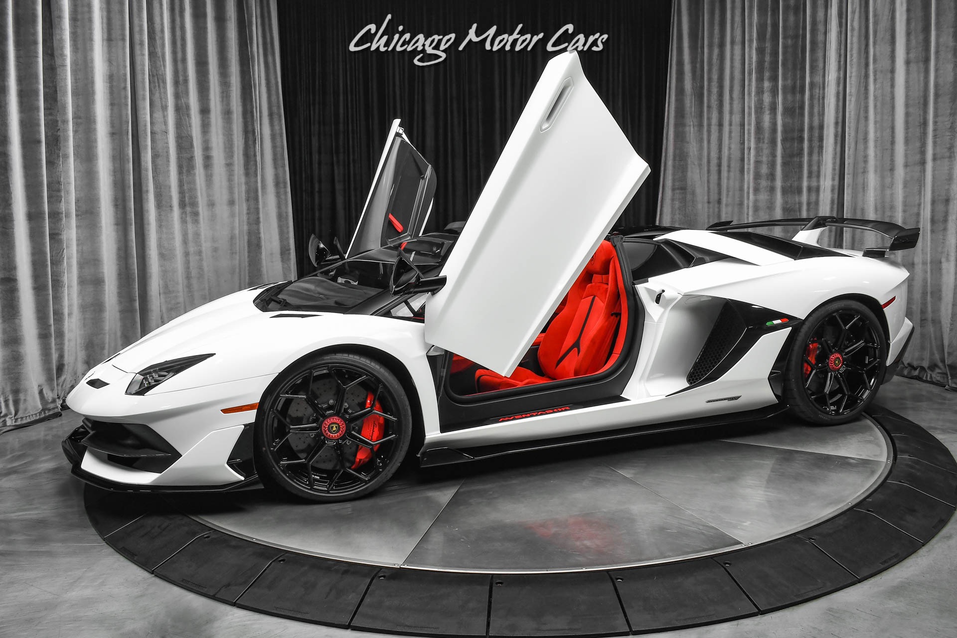 Used 2021 Lamborghini Aventador SVJ Roadster RARE! AD PERSONAM INTERIOR &  EXTERIOR! ONLY 300 MILES! LOADED! For Sale (Special Pricing) | Chicago  Motor Cars Stock #18459