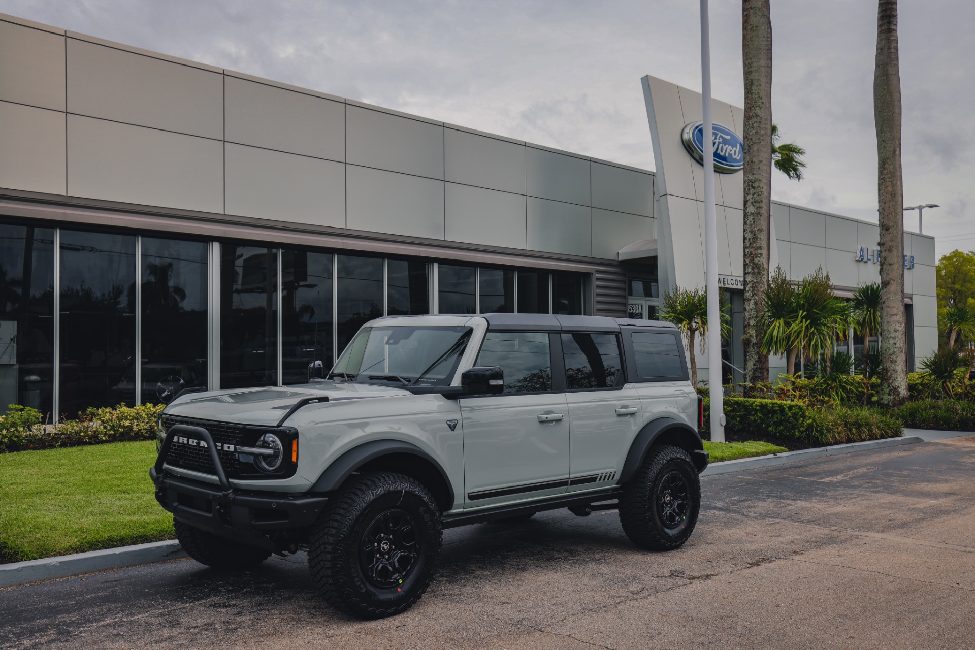 Used-2021-Ford-Bronco-First-Edition-Series-Advanced-4dr-4x4-10Speed-Auto-LOADED-Hard-Top-BRANDNEW