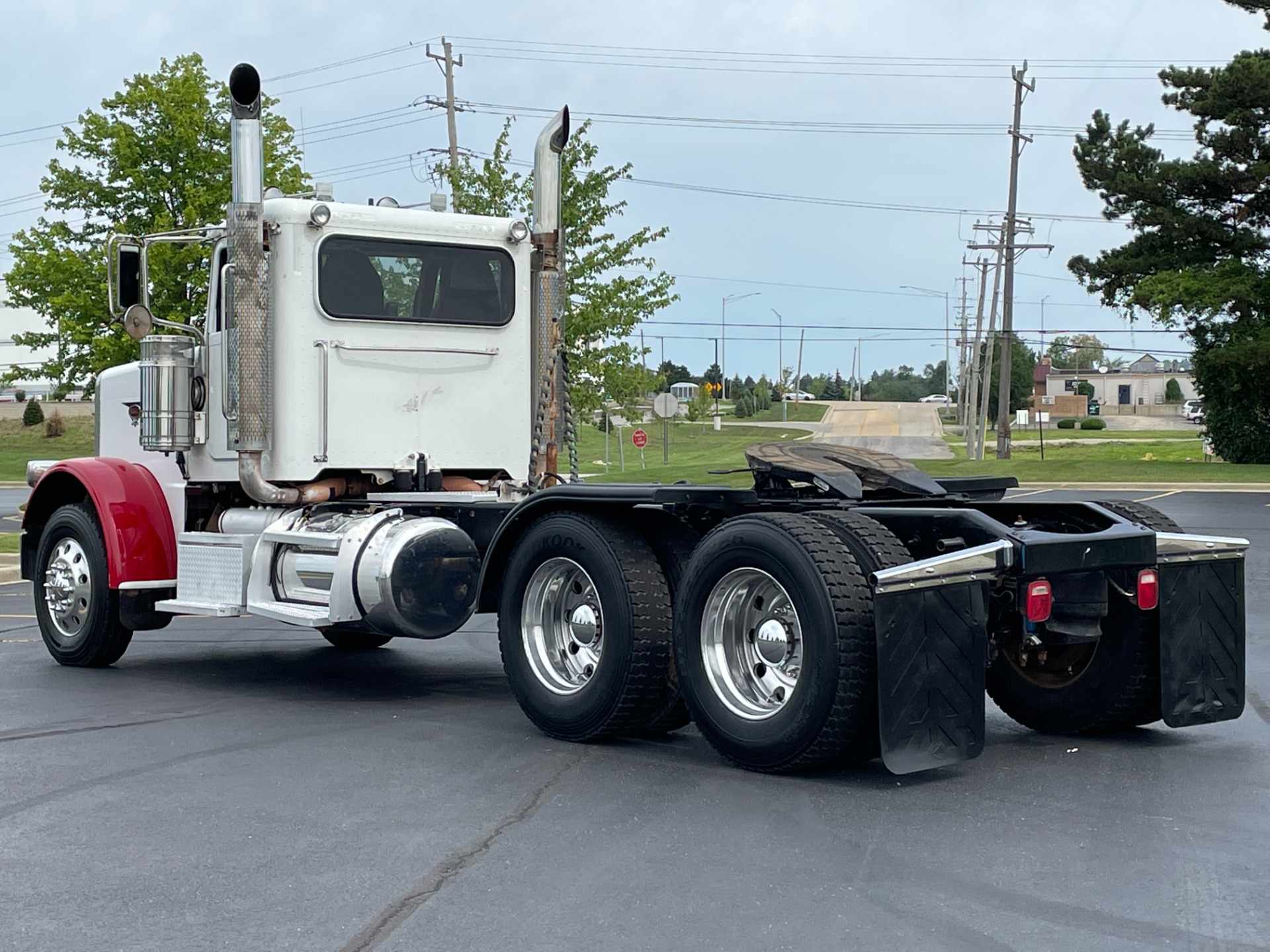 Used 2015 Peterbilt 389 Day CabCummins ISX15485hp18 Speed46K REARS