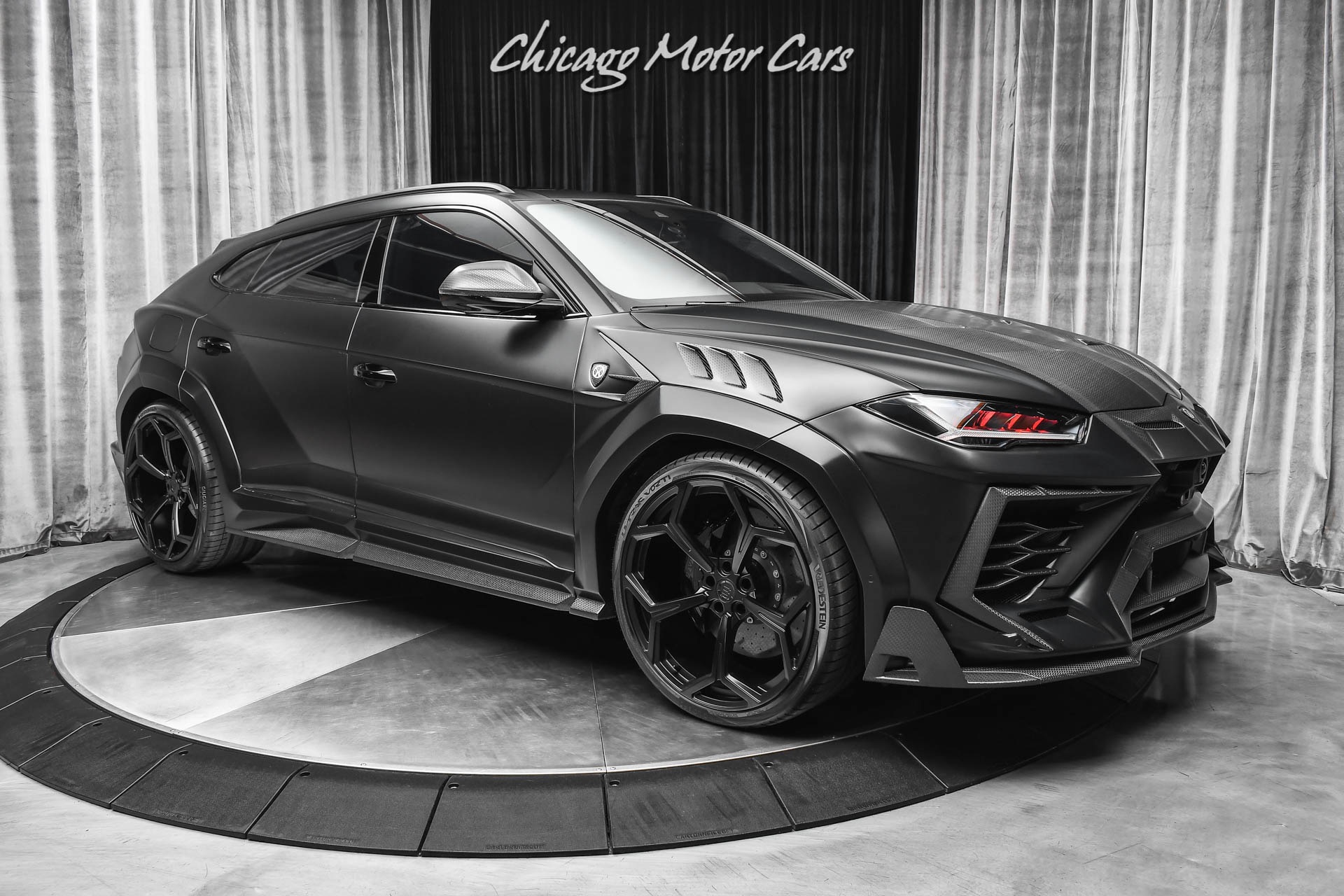 Lamborghini Urus черный матовый