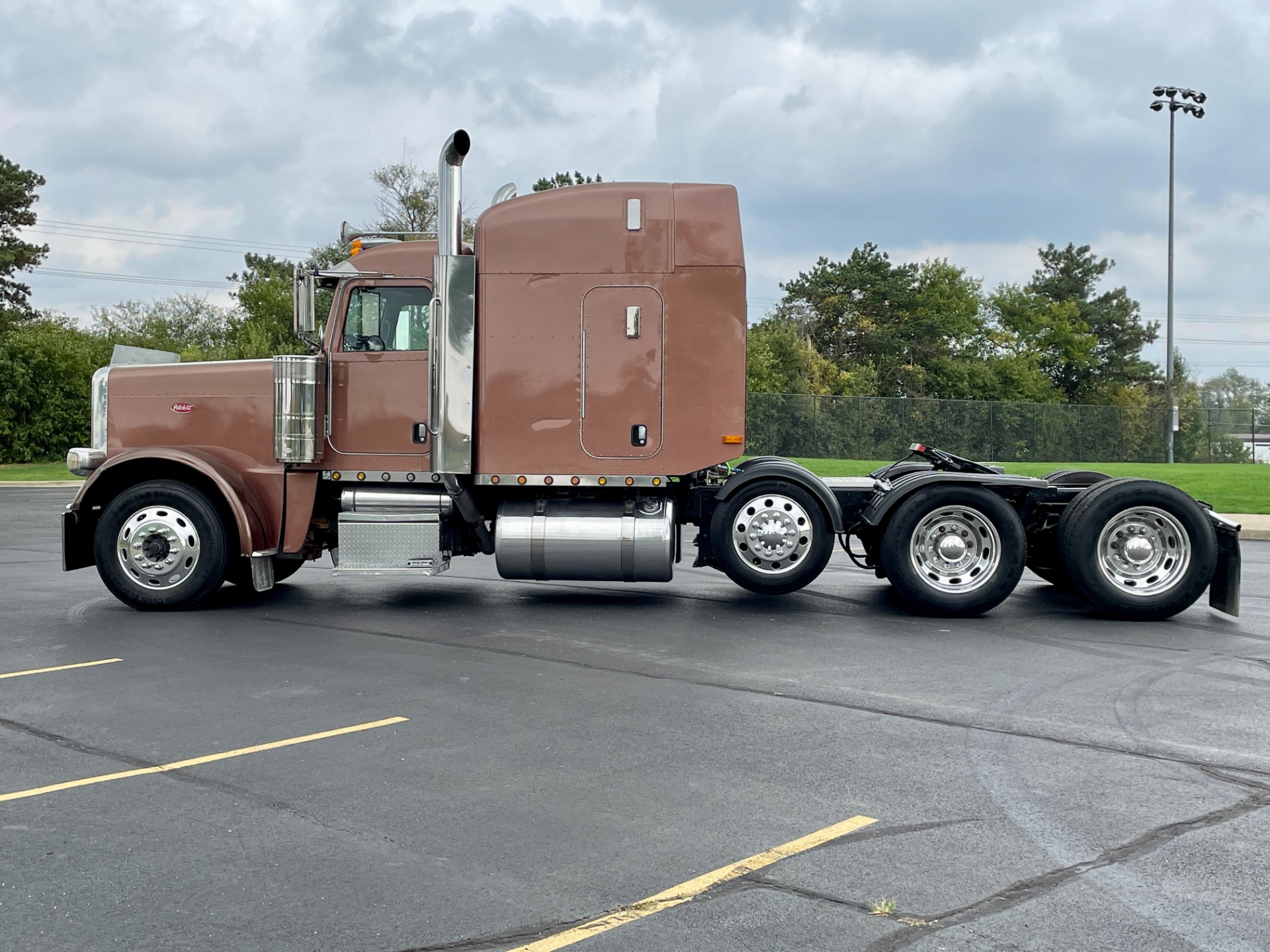 Used-2008-Peterbilt-388-Tri-Axle-Sleeper---CAT-C15---475HP---RECENT-OVERHAUL-WITH-DOCUMENTS