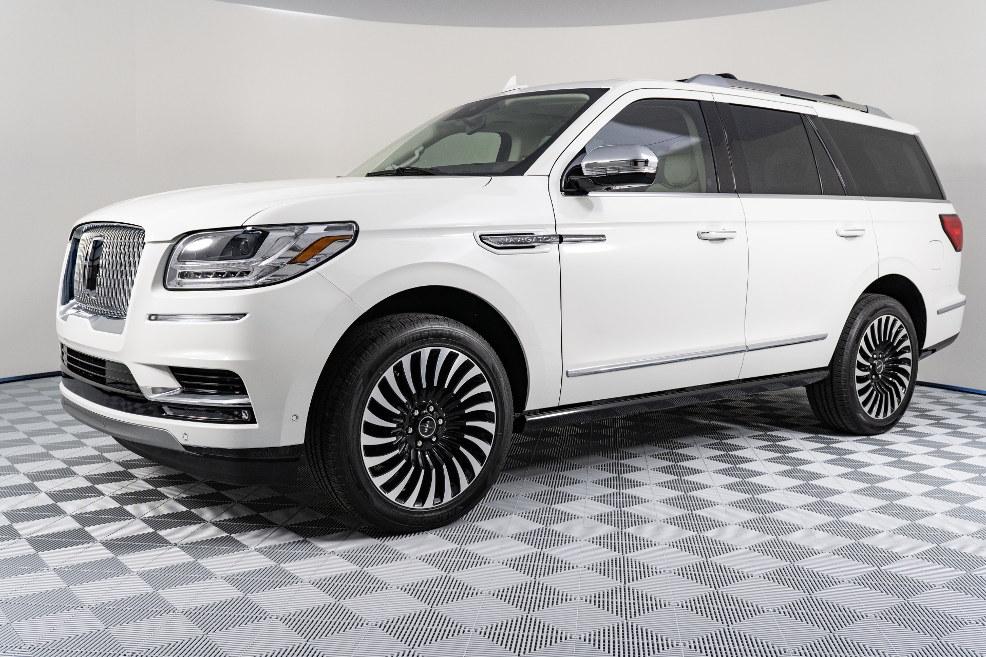 Used-2021-Lincoln-Navigator-Black-Label-SUV-Low-Miles-Pano-Roof-Adaptive-Cruise-Loaded-Only-400-Miles