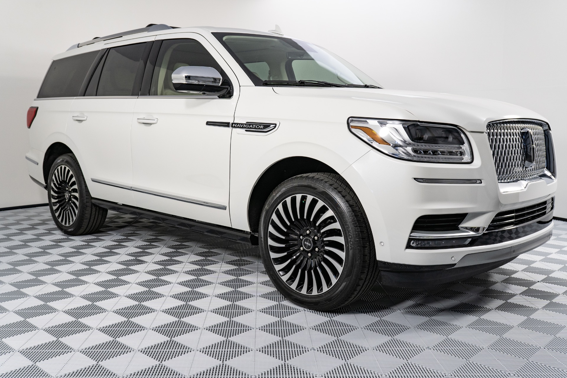 Used-2021-Lincoln-Navigator-Black-Label-SUV-Low-Miles-Pano-Roof-Adaptive-Cruise-Loaded-Only-400-Miles