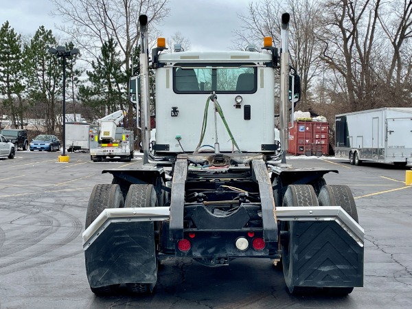 Used-2013-Caterpillar-CT660-Day-Cab---CAT-CT-15---500-Horsepower---18-Speed-Manual