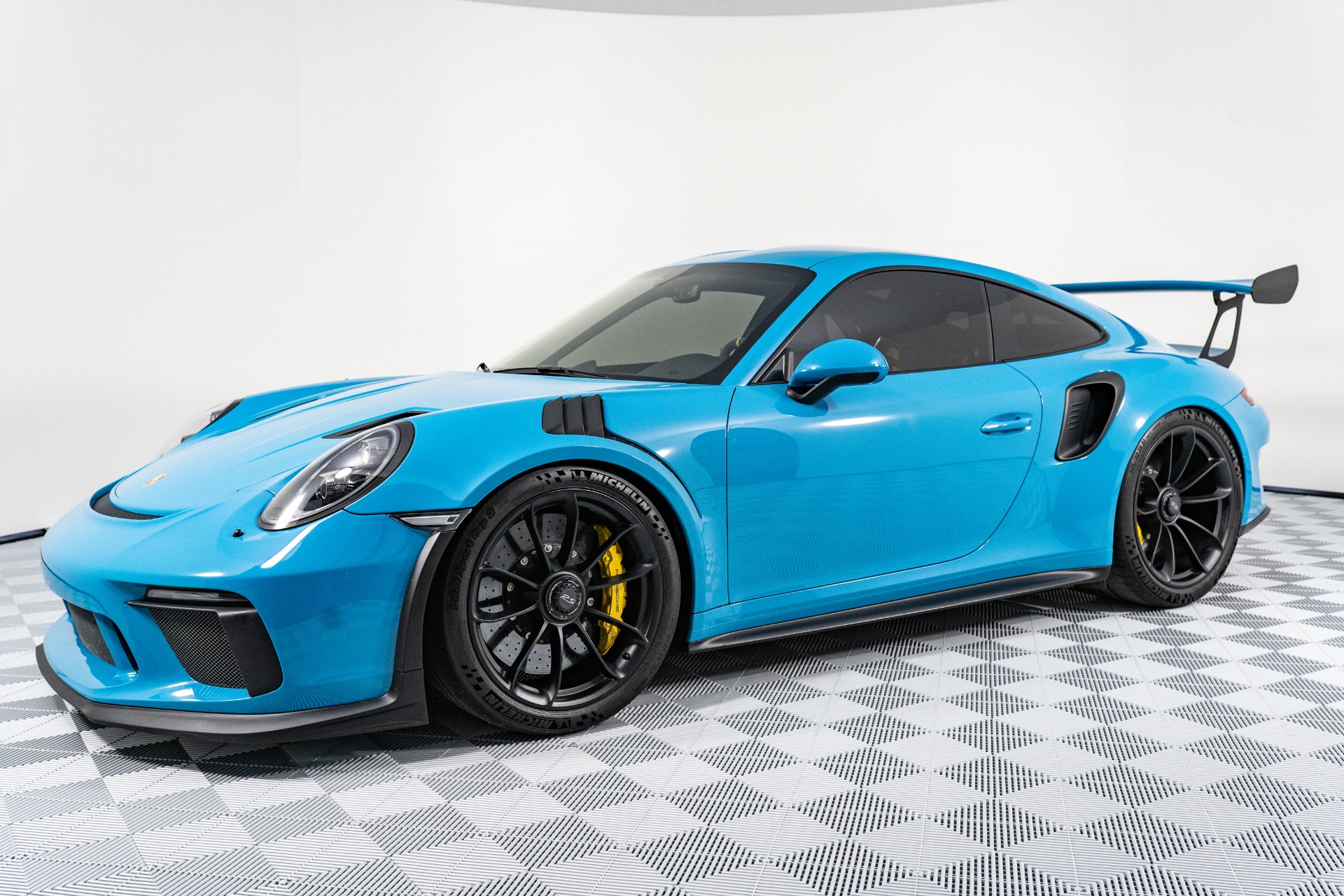 Porsche 911 miami blue