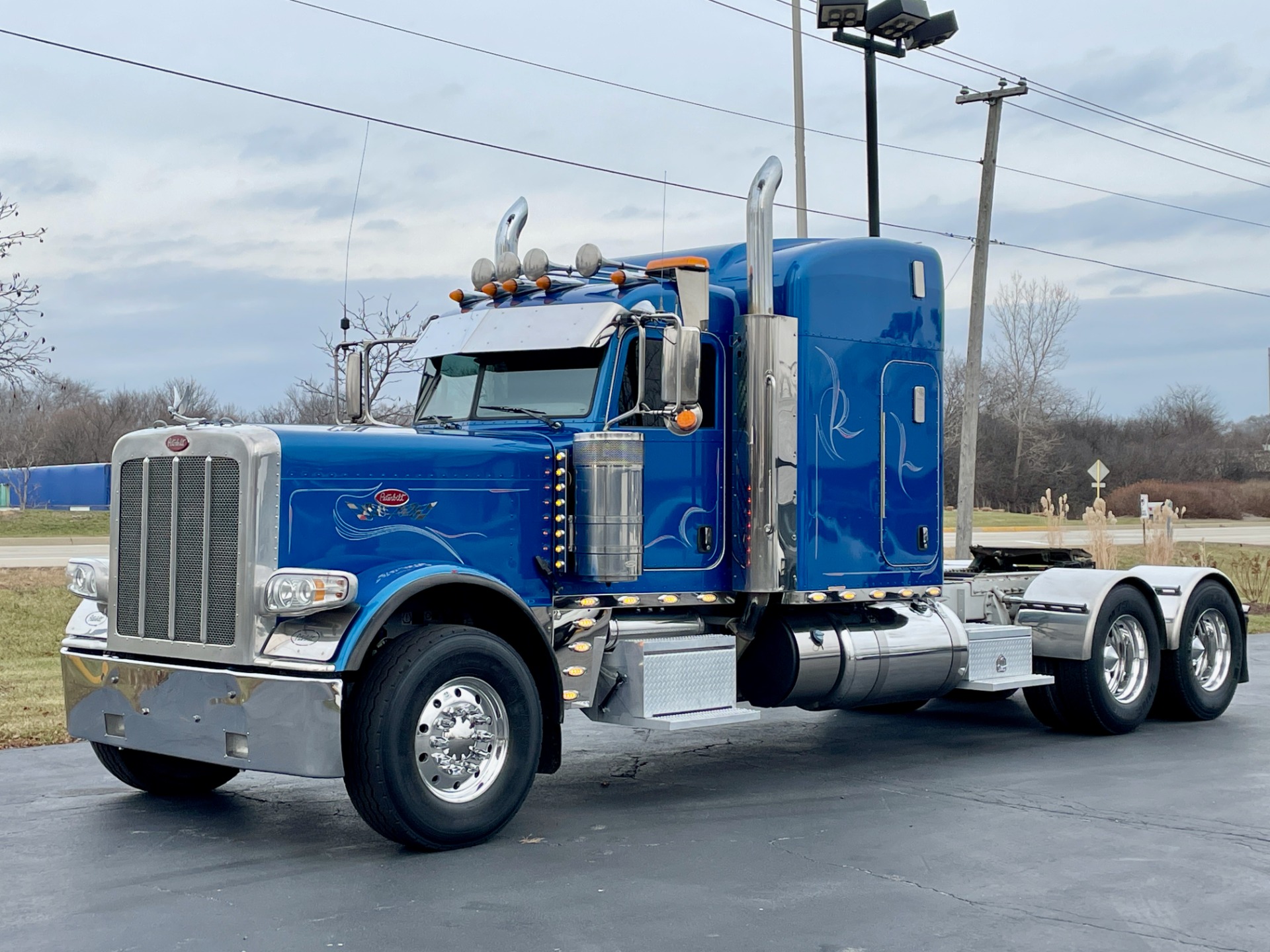 Used 2016 Peterbilt 389 Sleeper - Cummins ISX - 600 HP - 18 Speed Manual -  ONLY 160K MILES! For Sale (Special Pricing) | Chicago Motor Cars Stock  18978