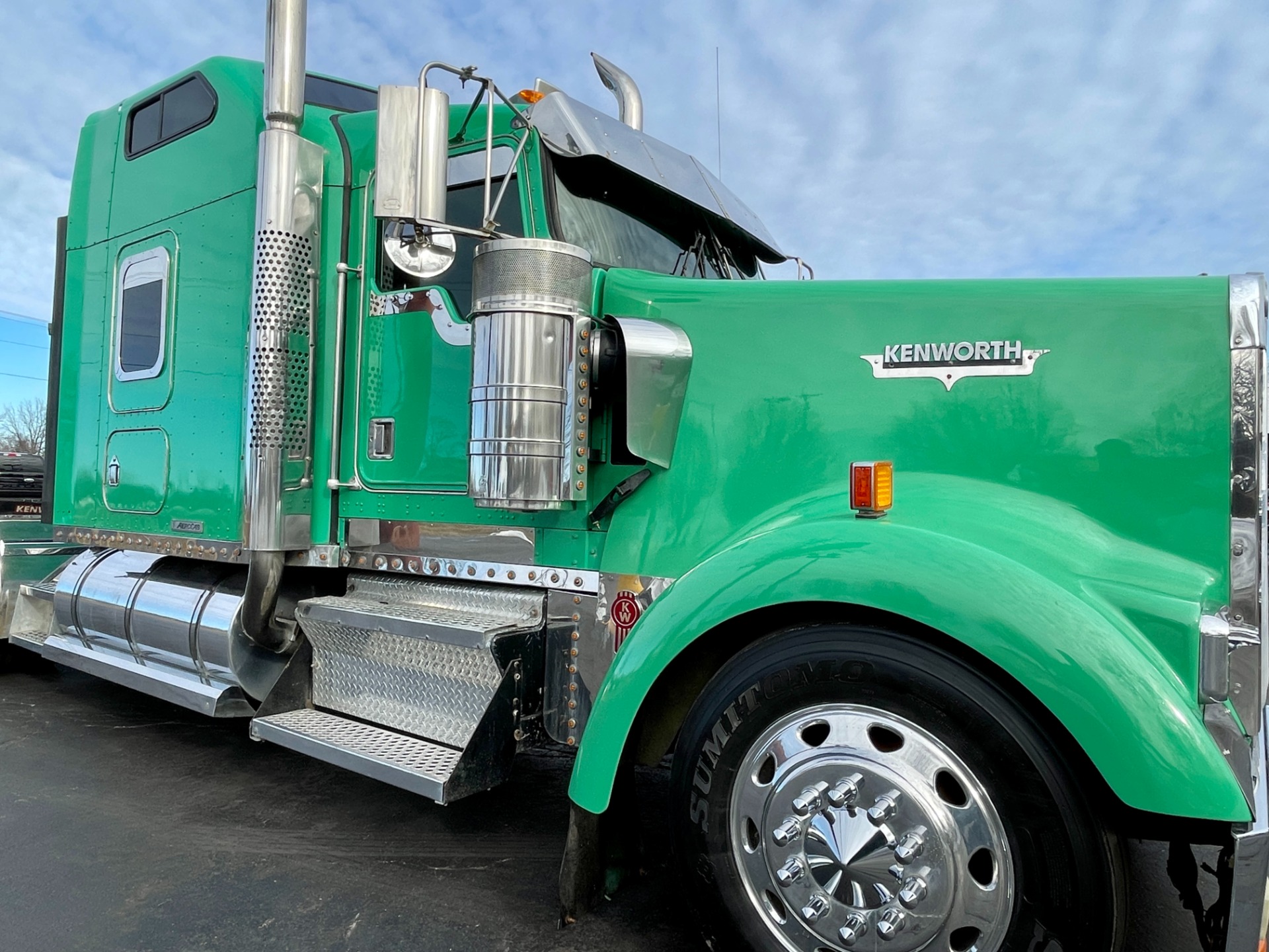 Used-1998-Kenworth-W900-Raised-Roof-Sleeper---Cummins-ISX---450-HP---13-Speed-Manual