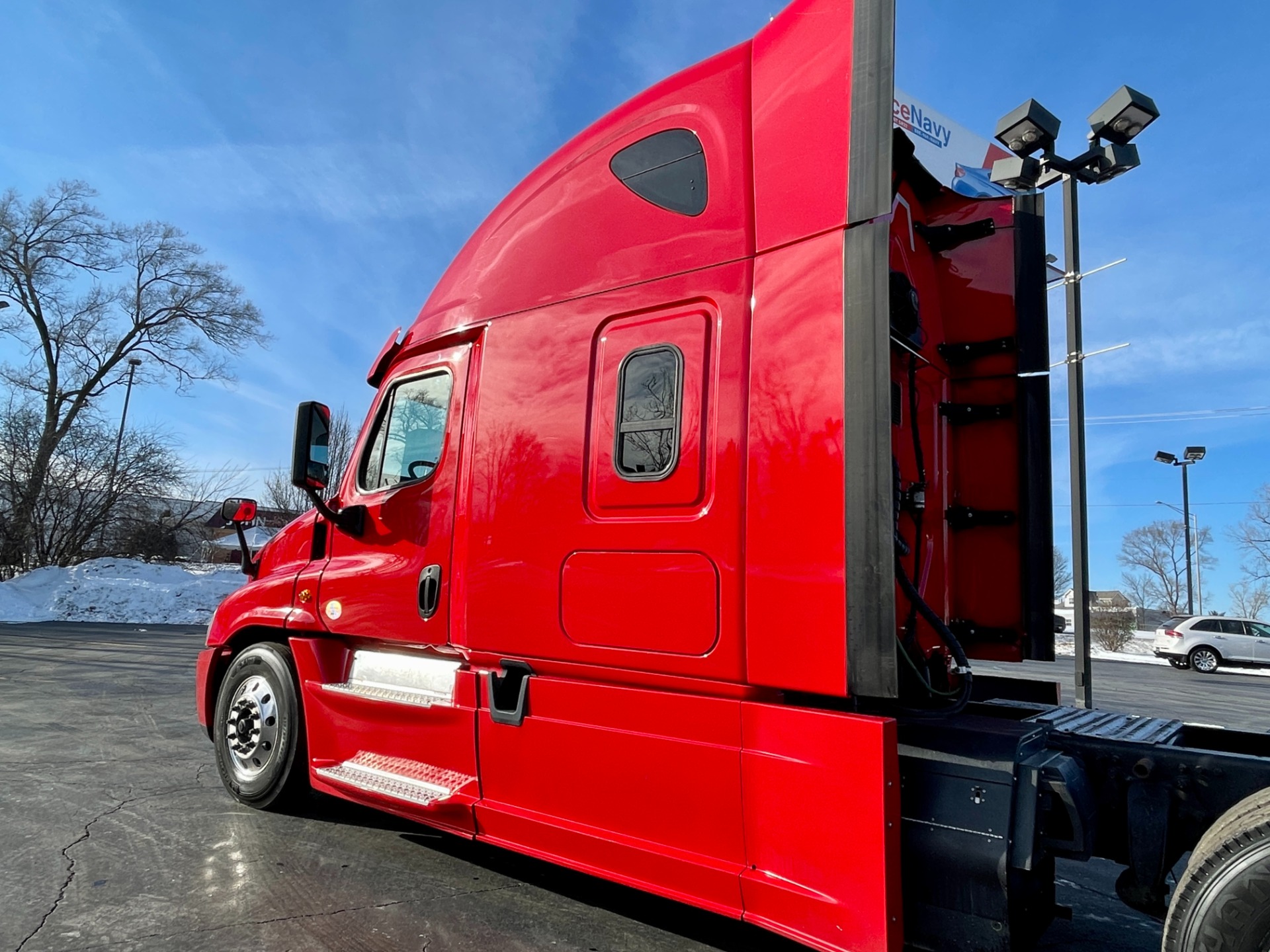 Used-2016-Freightliner-Cascadia-125-Evolution-Sleeper---Cummins-ISX-450-HP---10-Speed-Manual