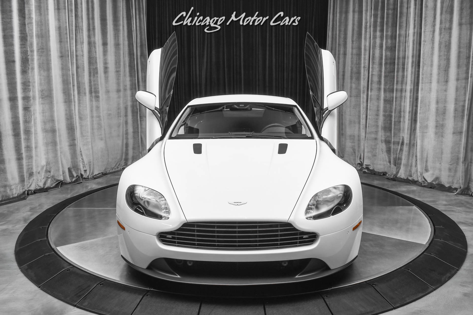 Used-2015-Aston-Martin-V8-Vantage-GT-Coupe-Speedway-White-ONLY-8K-Miles-Well-Equipped