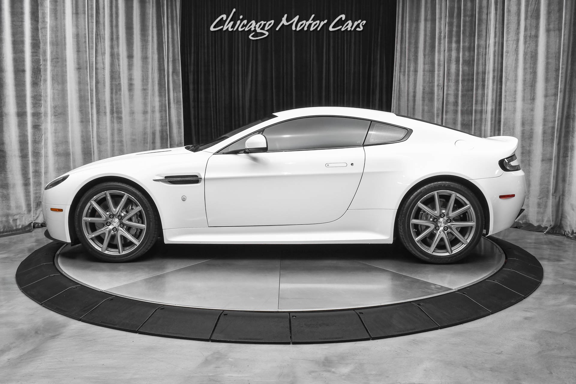 Used-2015-Aston-Martin-V8-Vantage-GT-Coupe-Speedway-White-ONLY-8K-Miles-Well-Equipped