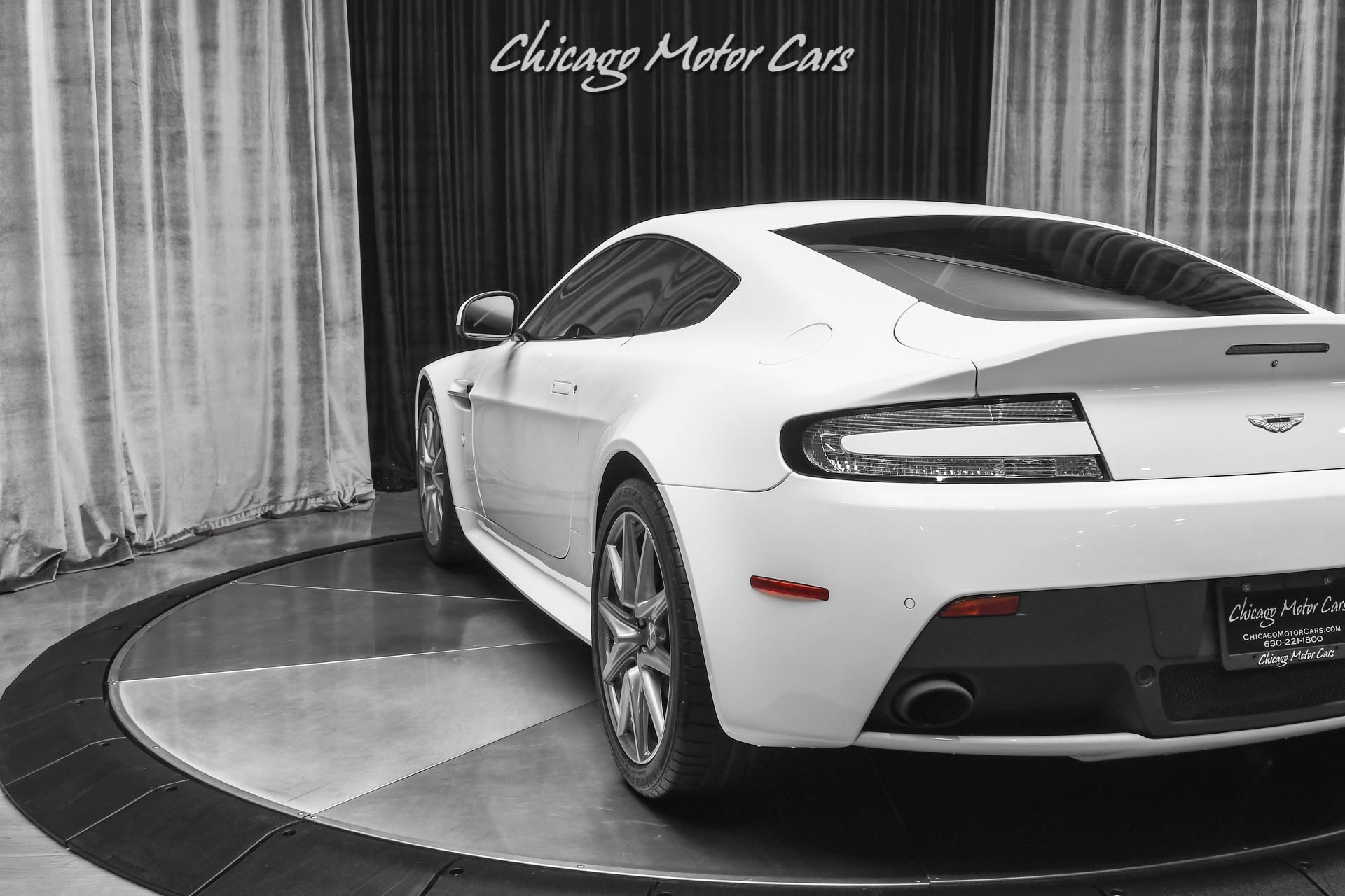 Used-2015-Aston-Martin-V8-Vantage-GT-Coupe-Speedway-White-ONLY-8K-Miles-Well-Equipped