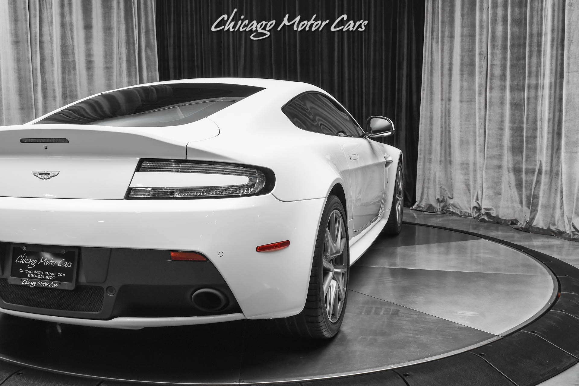 Used-2015-Aston-Martin-V8-Vantage-GT-Coupe-Speedway-White-ONLY-8K-Miles-Well-Equipped