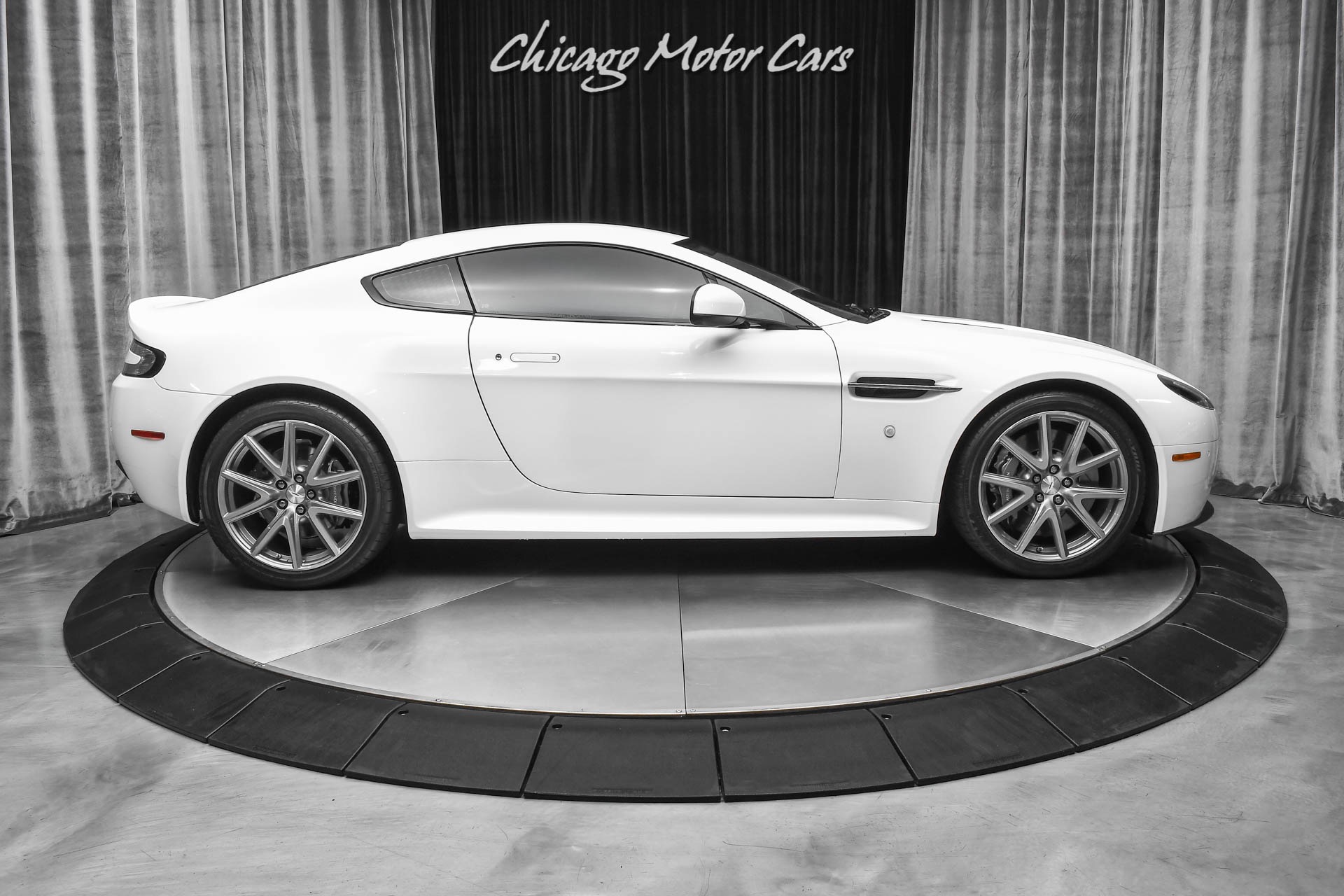 Used-2015-Aston-Martin-V8-Vantage-GT-Coupe-Speedway-White-ONLY-8K-Miles-Well-Equipped