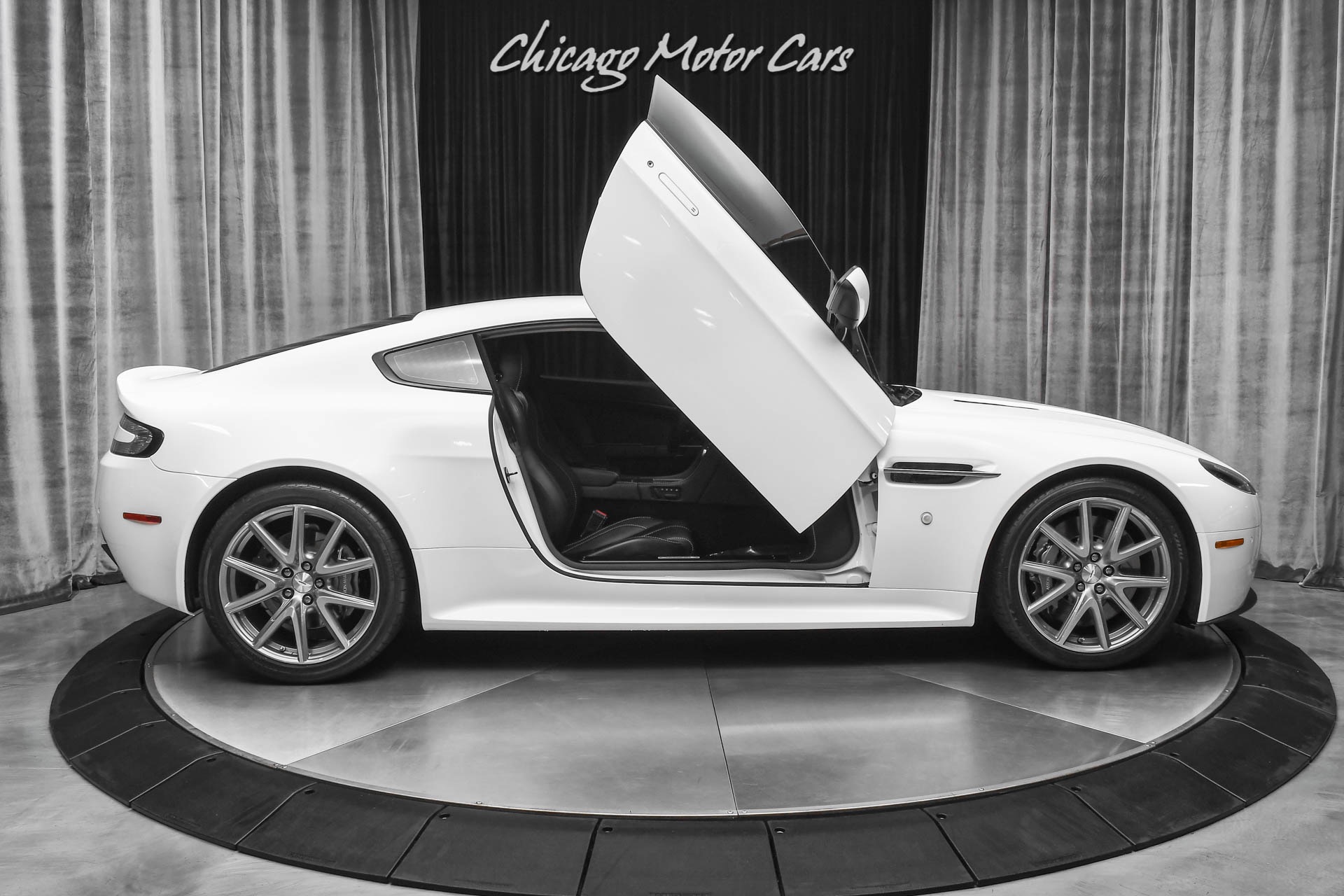 Used-2015-Aston-Martin-V8-Vantage-GT-Coupe-Speedway-White-ONLY-8K-Miles-Well-Equipped