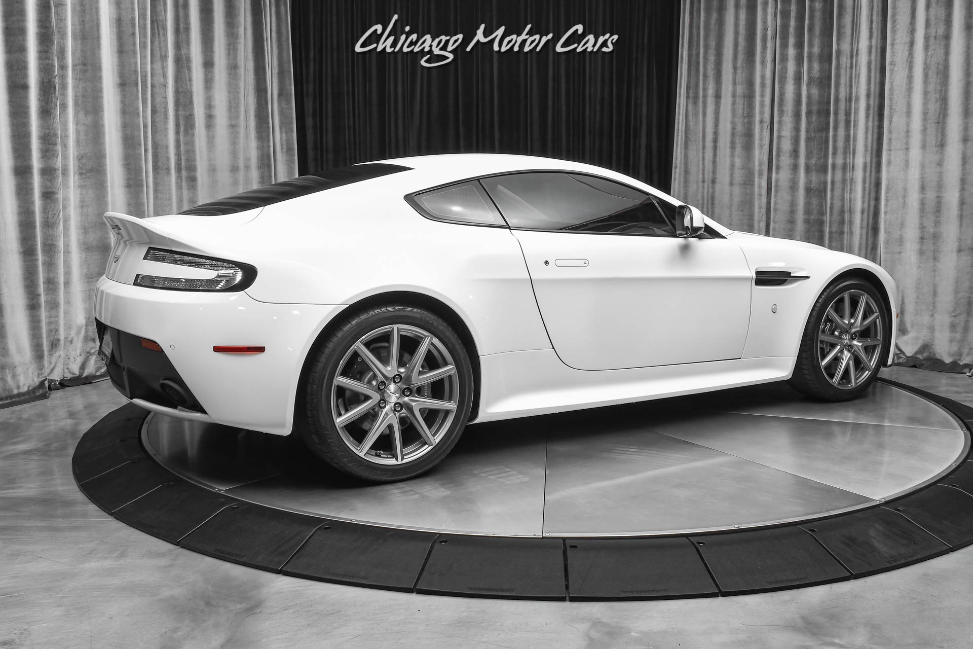 Used-2015-Aston-Martin-V8-Vantage-GT-Coupe-Speedway-White-ONLY-8K-Miles-Well-Equipped