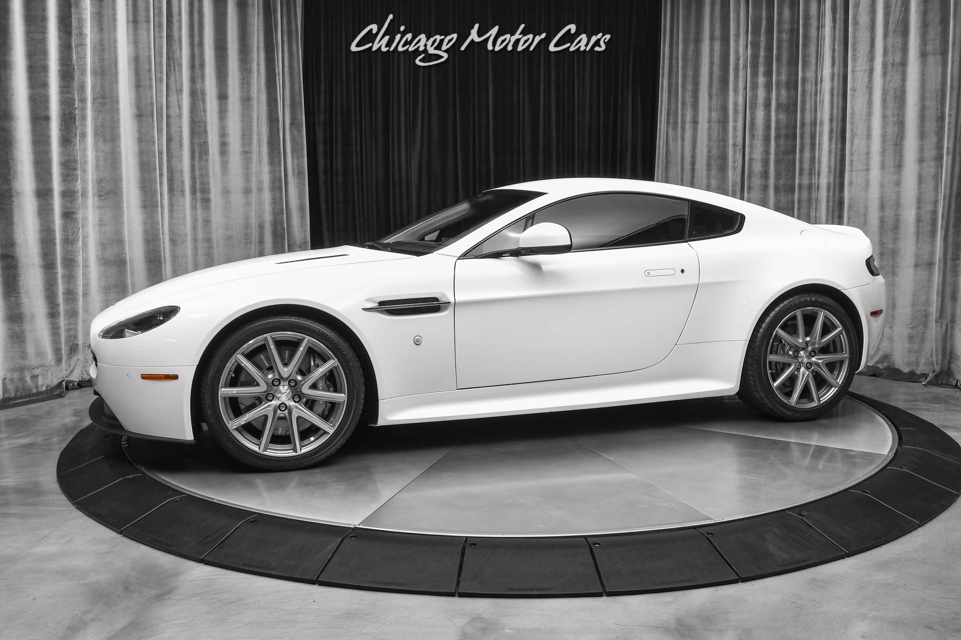 Used-2015-Aston-Martin-V8-Vantage-GT-Coupe-Speedway-White-ONLY-8K-Miles-Well-Equipped