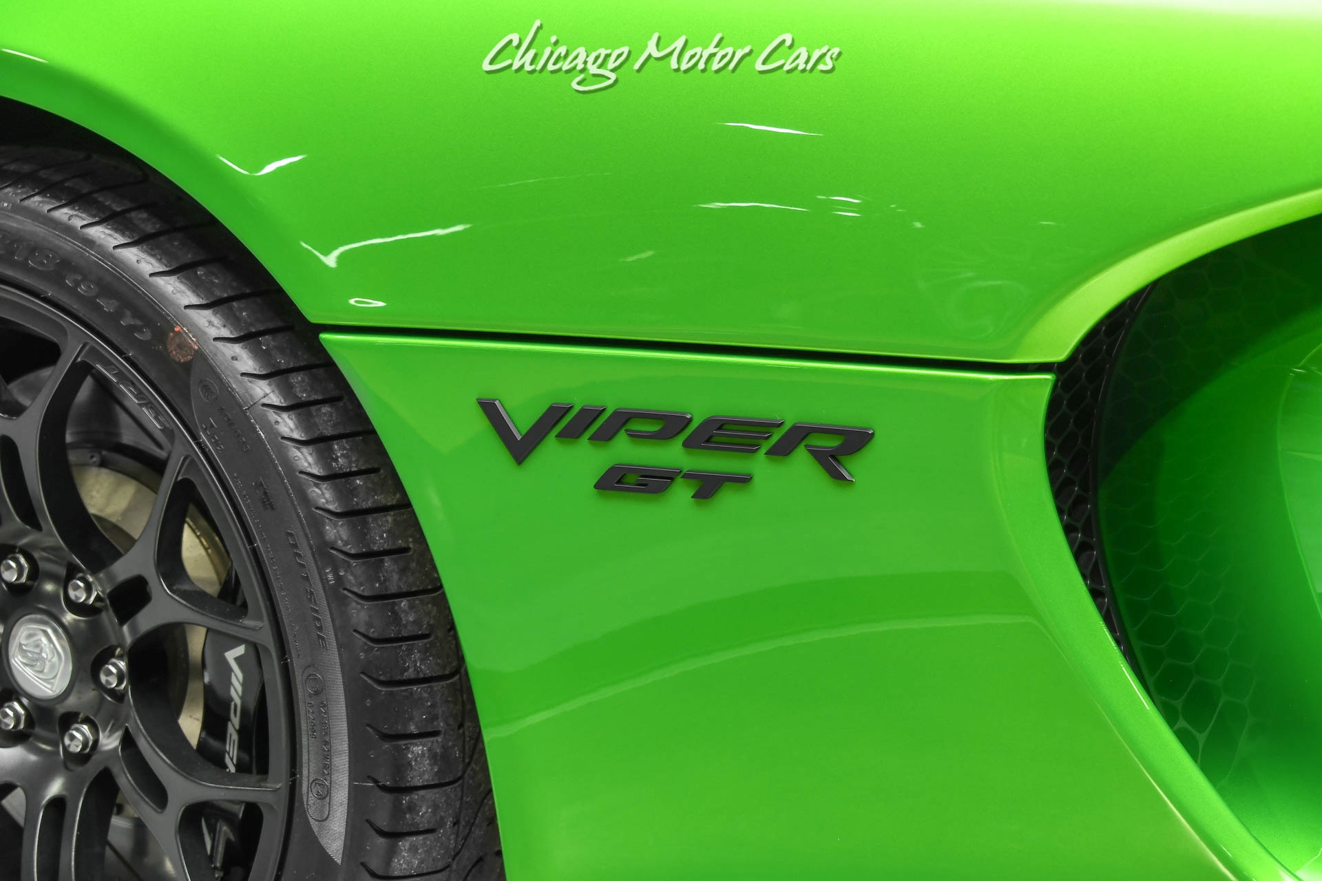 Used-2017-Dodge-Viper-GTC-Coupe-RARE-Stryker-Green-Pearl-Aero-Package-ONLY-1K-Miles-LOADED