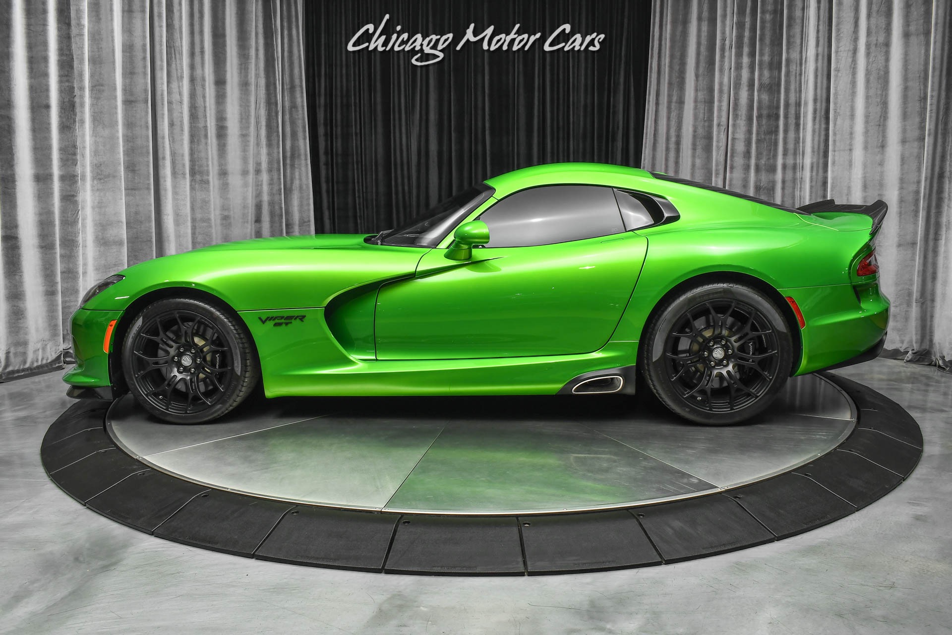 Used-2017-Dodge-Viper-GTC-Coupe-RARE-Stryker-Green-Pearl-Aero-Package-ONLY-1K-Miles-LOADED