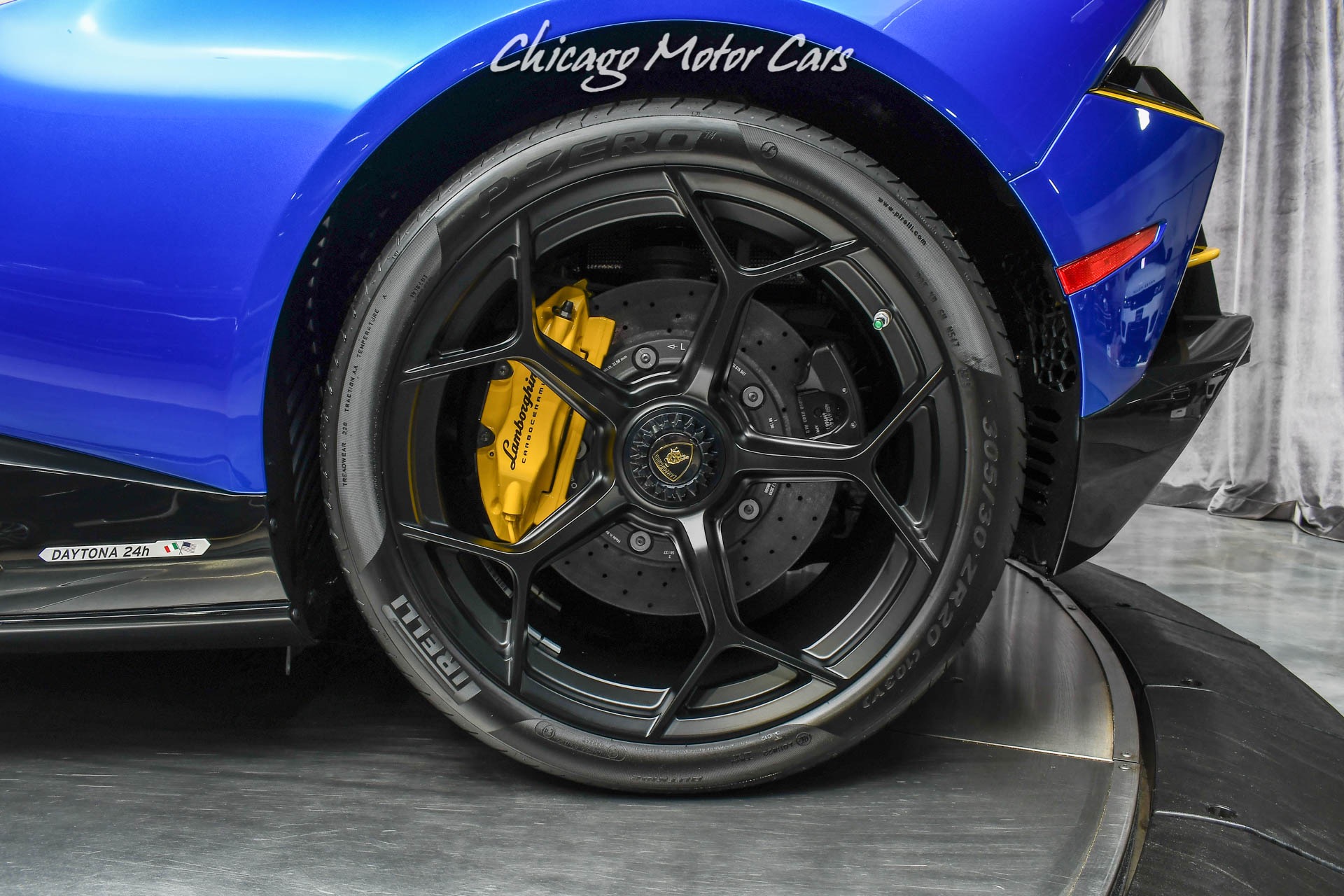 Chicago, Illinois, United States - February 6, 2020: Lamborghini Huracan  Spyder at the 2020 Chicago Auto Show Stock Photo - Alamy