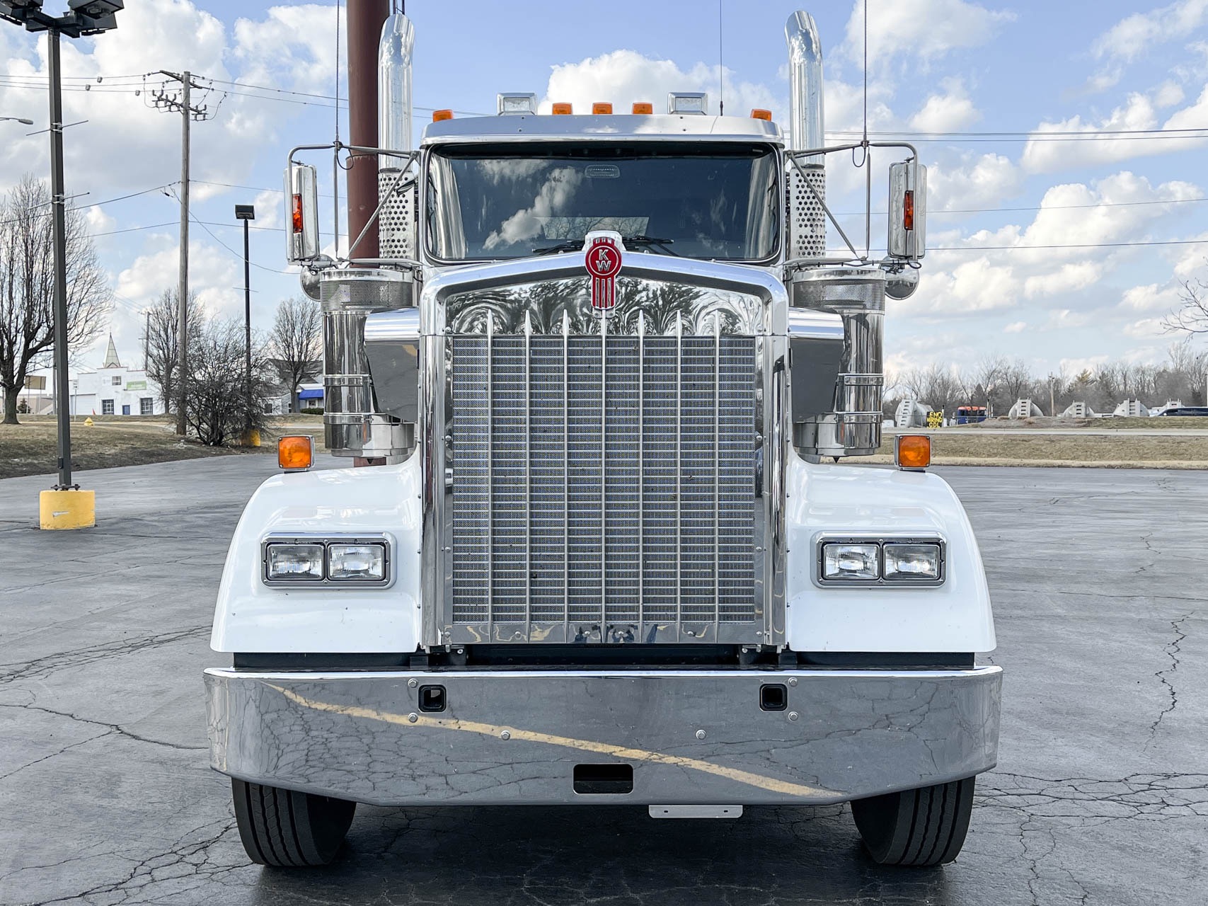 Used 2023 Kenworth W900l Day Cab Cummins X15 565 Hp 18 Speed Tri Axle As New Condition