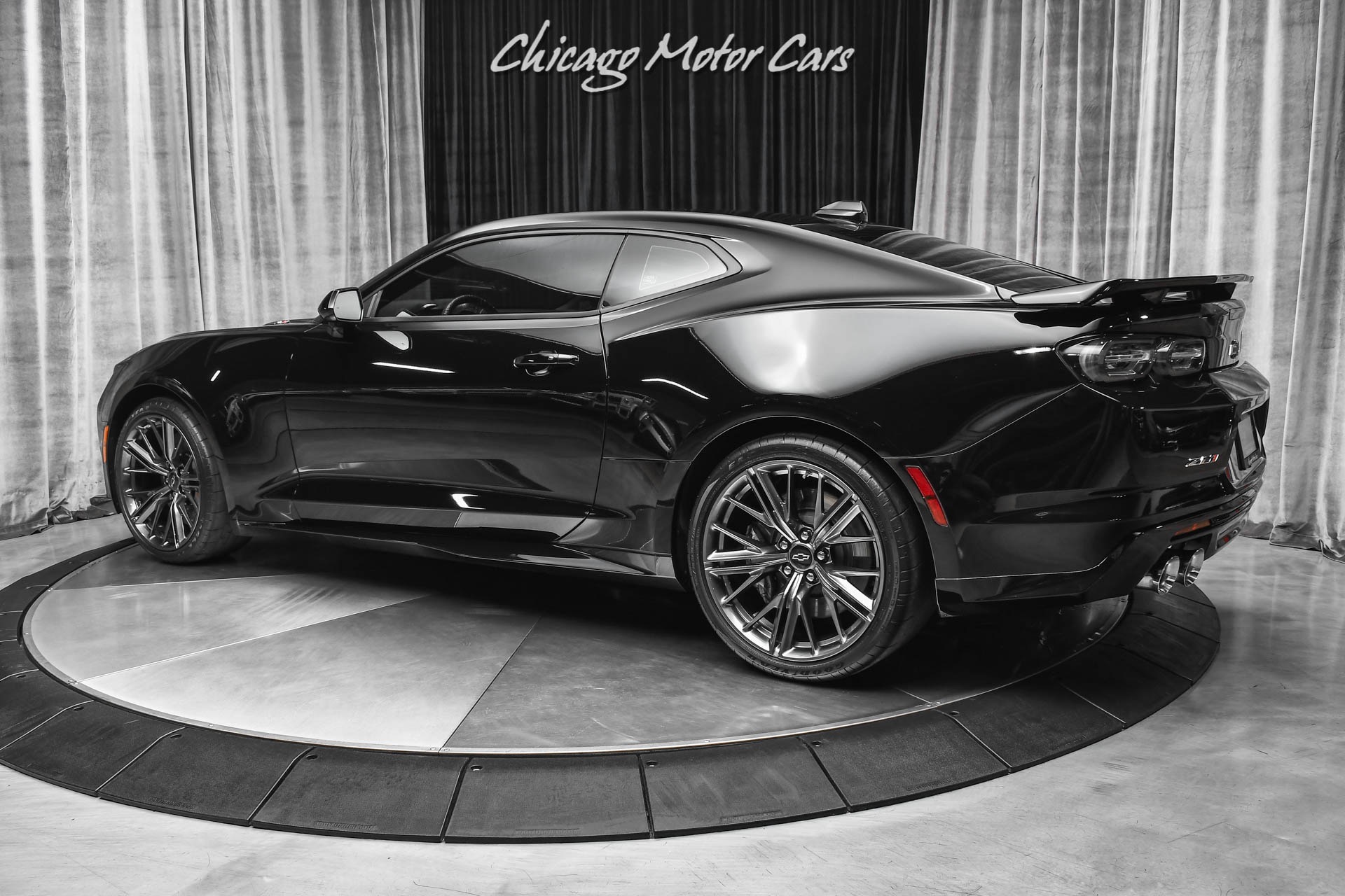 Used 2022 Chevrolet Camaro ZL1 Coupe Black/ Jet Black ONLY 1,180 Miles!  10-Speed! For Sale (Special Pricing) | Chicago Motor Cars Stock #19215