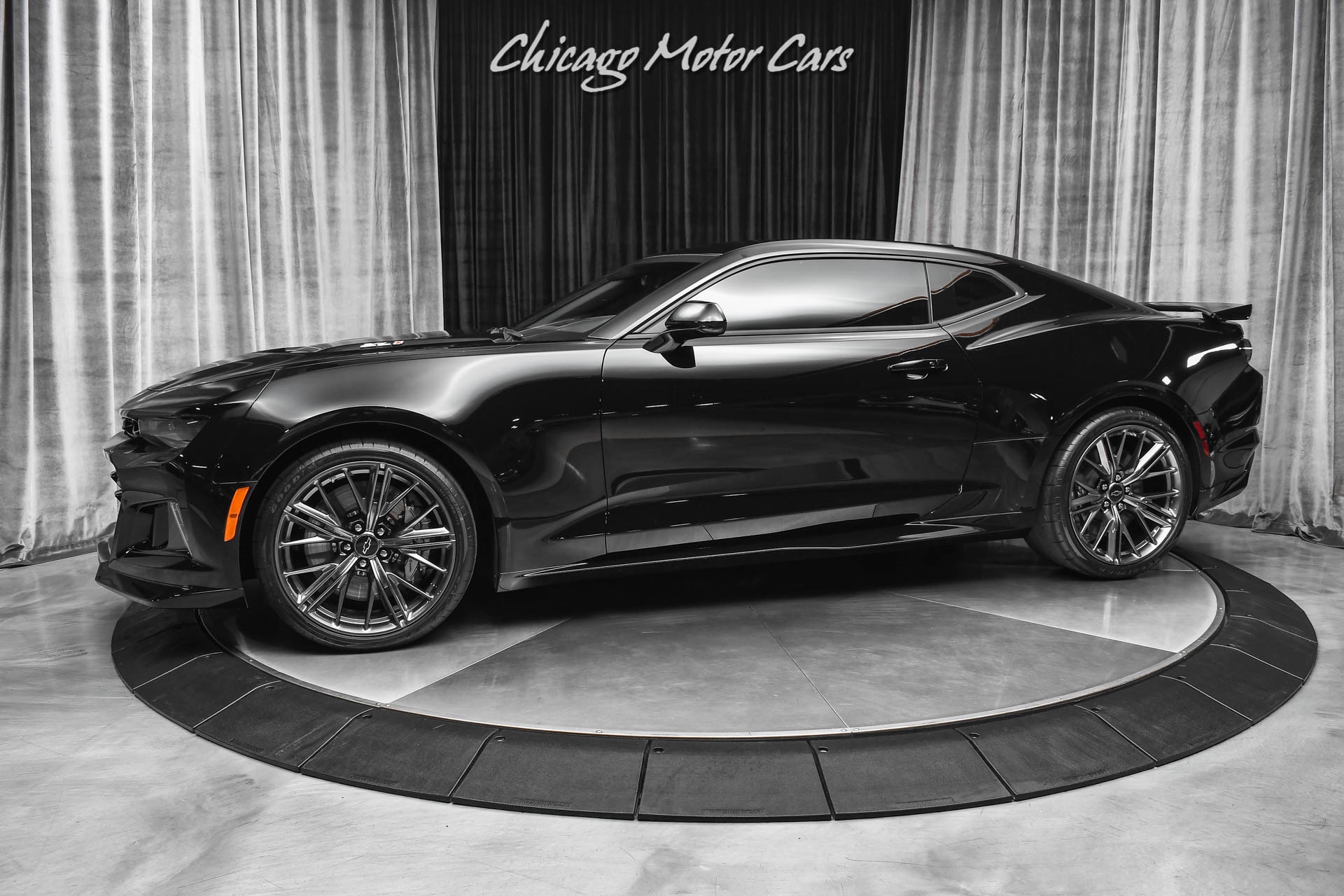 Used 2022 Chevrolet Camaro ZL1 Coupe Black/ Jet Black ONLY 1,180 Miles!  10-Speed! For Sale (Special Pricing) | Chicago Motor Cars Stock #19215