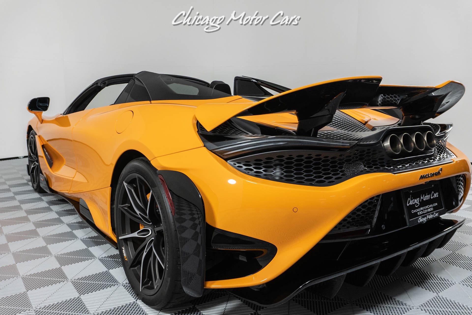 Used-2022-McLaren-765LT-Spider-Only-100-Miles-Many-MSO-Options-Super-RARE-Perfect