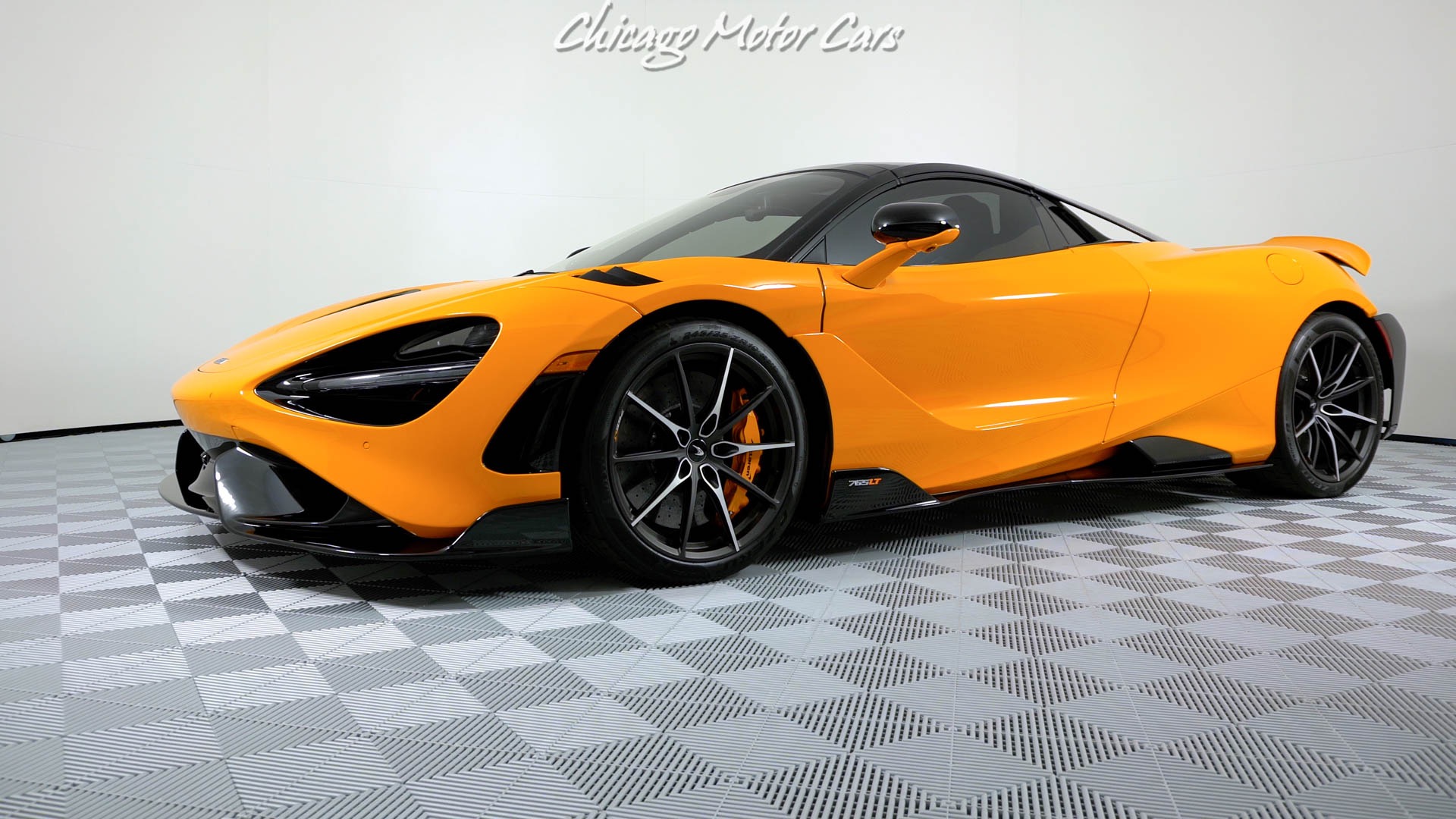 Used-2022-McLaren-765LT-Spider-Only-100-Miles-Many-MSO-Options-Super-RARE-Perfect