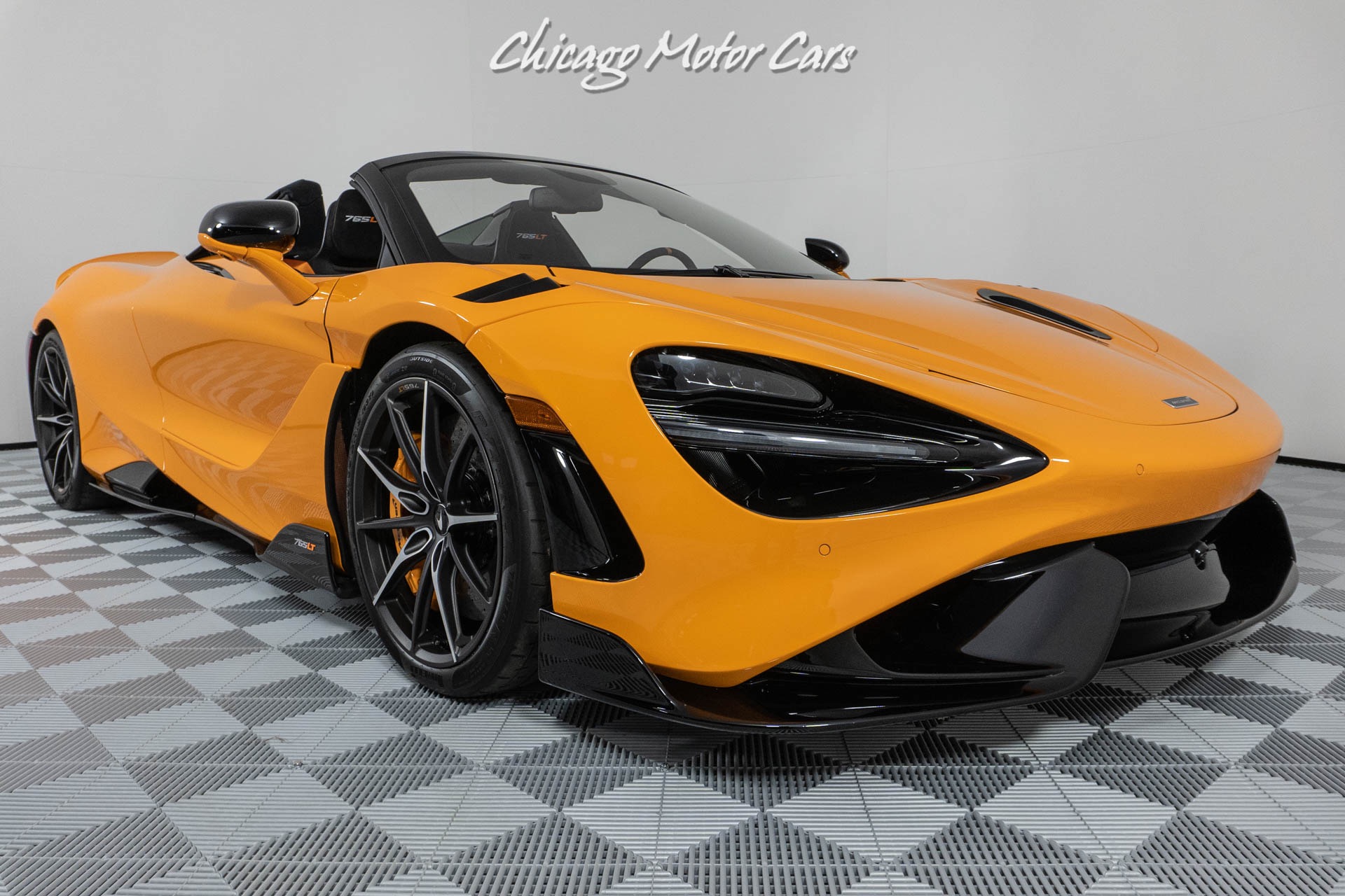 Used-2022-McLaren-765LT-Spider-Only-100-Miles-Many-MSO-Options-Super-RARE-Perfect