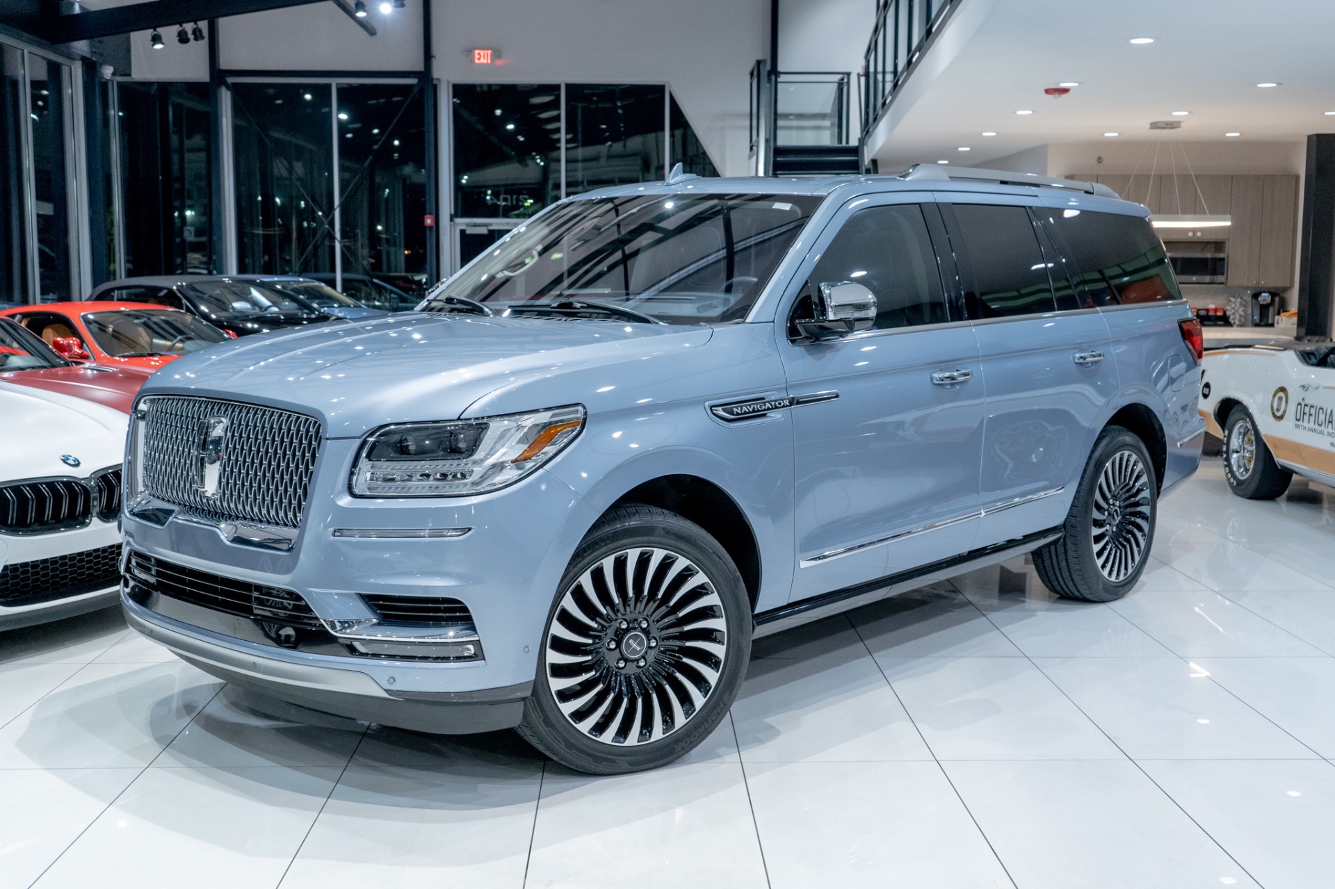 Used-2018-Lincoln-Navigator-Black-Label-SUV-Top-of-the-Line-Model-SUPER-Luxurious-3-Row-SUV