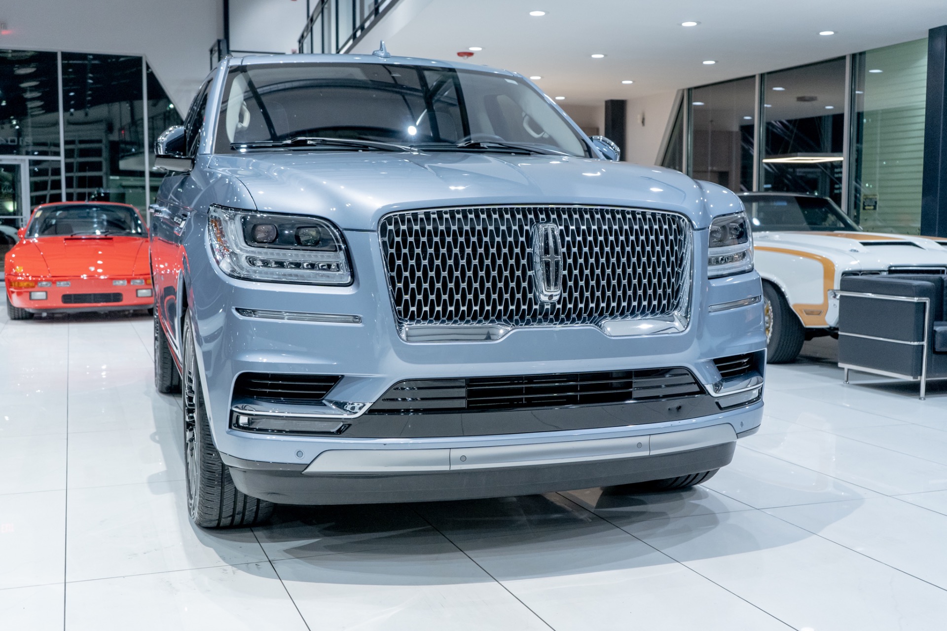 Used-2018-Lincoln-Navigator-Black-Label-SUV-Top-of-the-Line-Model-SUPER-Luxurious-3-Row-SUV