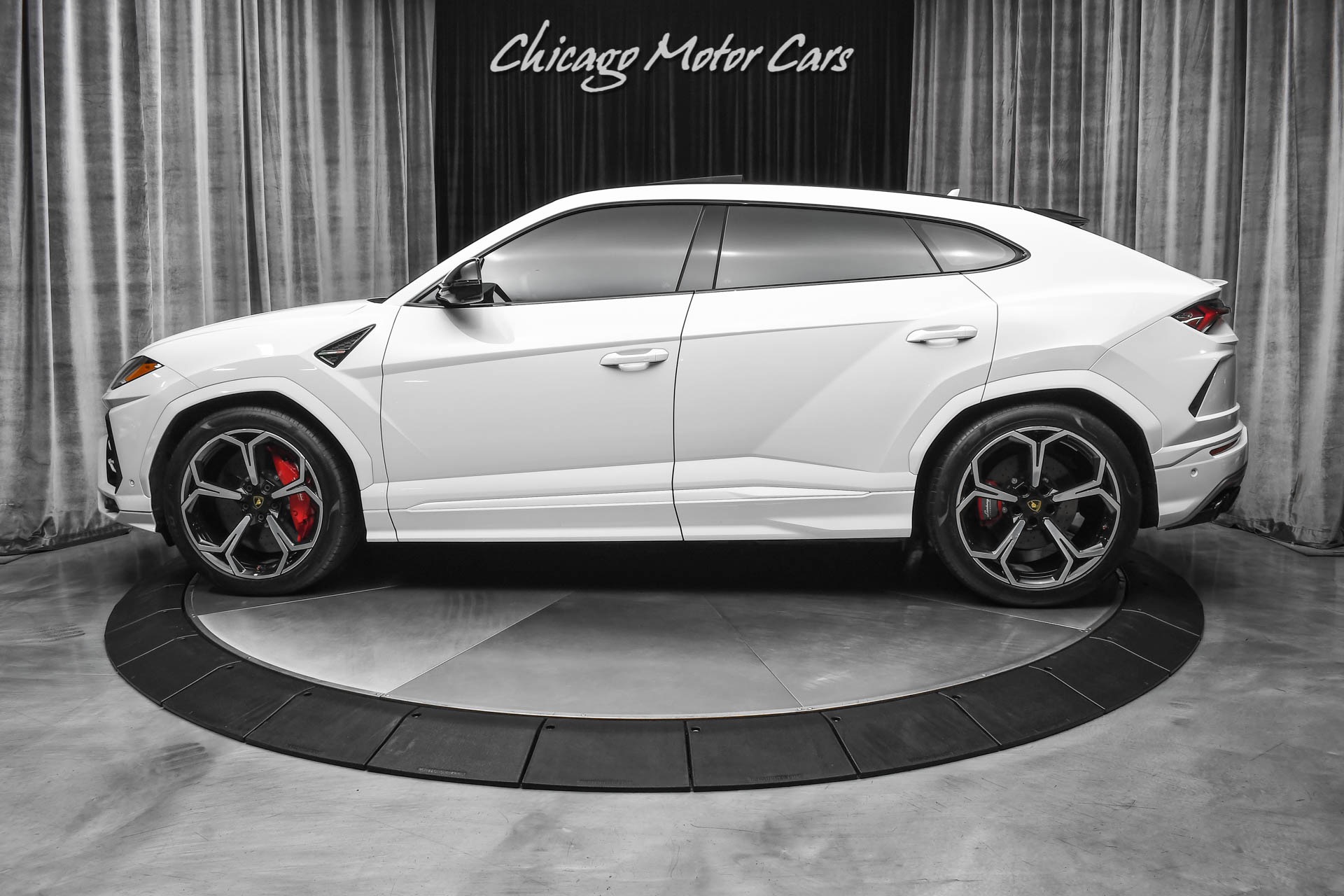 Used-2020-Lamborghini-Urus-SUV-Hot-Color-Combo-B-O-3D-Style-Package-Front-PPF-LOADED