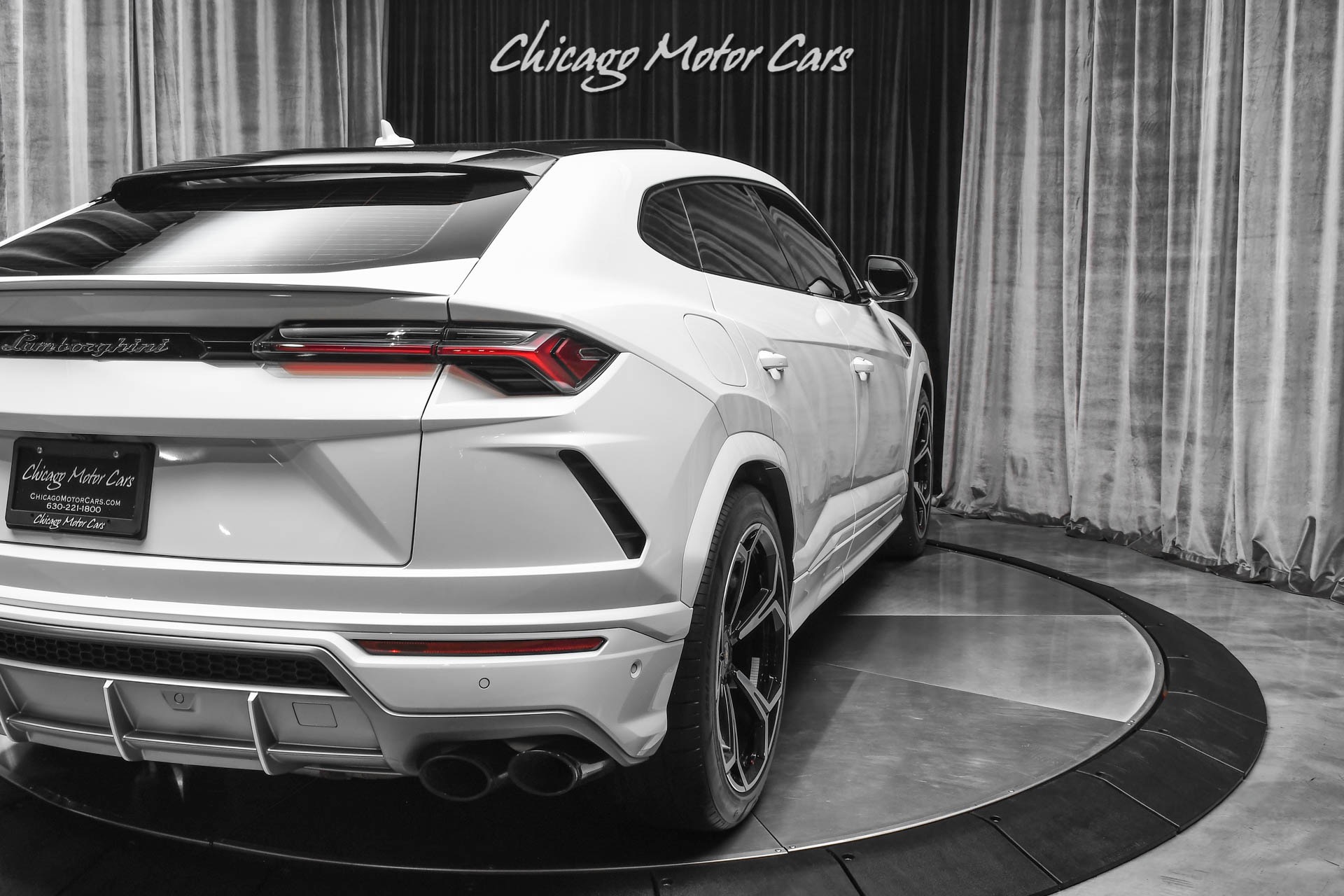 Used-2020-Lamborghini-Urus-SUV-Hot-Color-Combo-B-O-3D-Style-Package-Front-PPF-LOADED