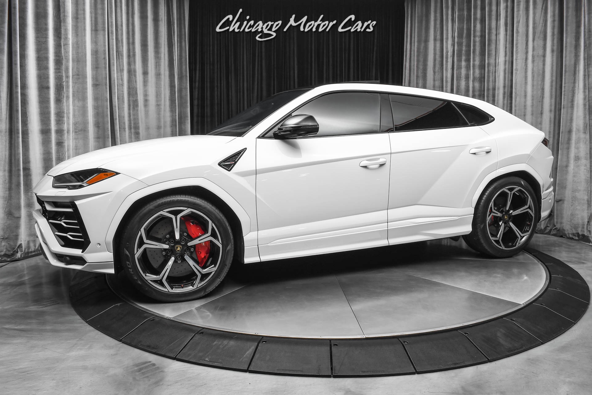 Used-2020-Lamborghini-Urus-SUV-Hot-Color-Combo-B-O-3D-Style-Package-Front-PPF-LOADED