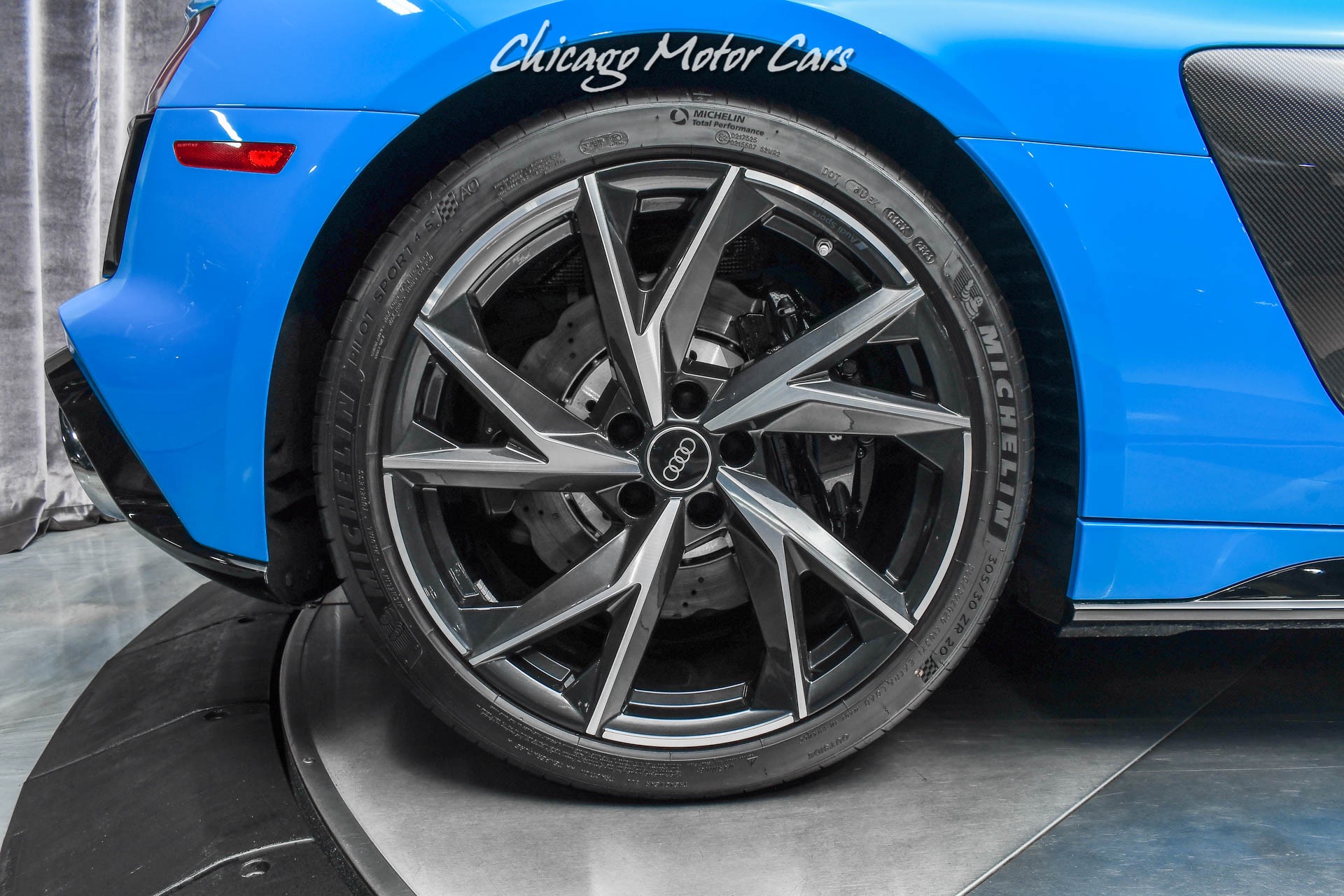 Used-2022-Audi-R8-52-V10-performance-Spyder-Convertible-ONLY-317-Miles-Riviera-Blue-Carbon