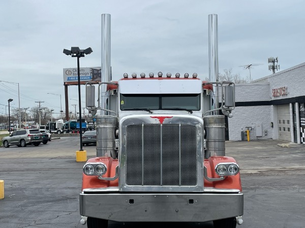 Used-2011-Peterbilt-388-Flat-Top-Sleeper---Cummins-435-Horsepower---13-Speed-Manual