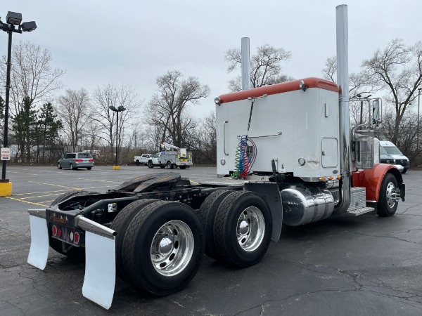 Used-2011-Peterbilt-388-Flat-Top-Sleeper---Cummins-435-Horsepower---13-Speed-Manual