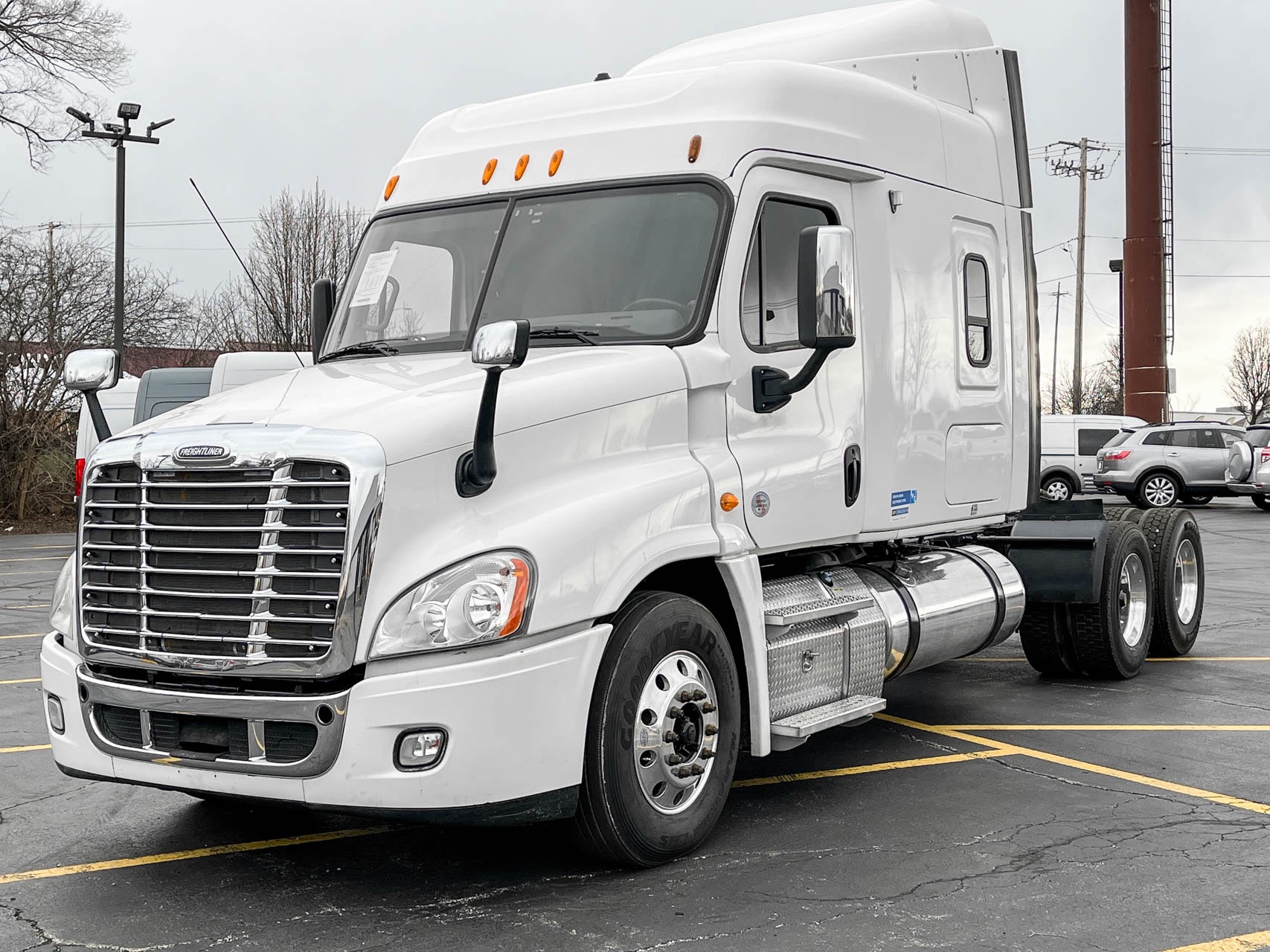 Used 2013 Freightliner Cascadia 125 Extended Sleeper Detroit Diesel