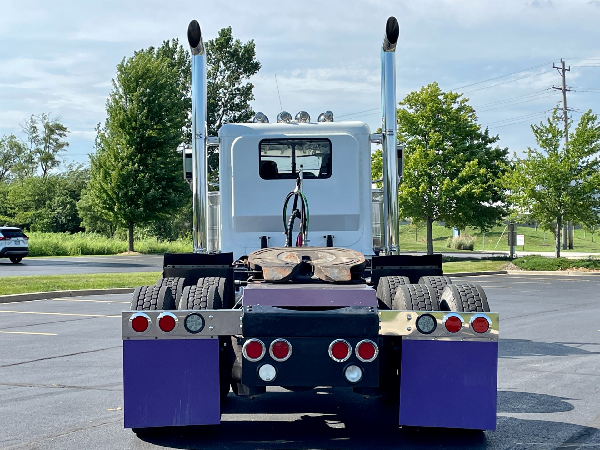 Used-2007-Peterbilt-389-Day-Cab-GLIDER-Detroit-Diesel---13-Speed-Manual