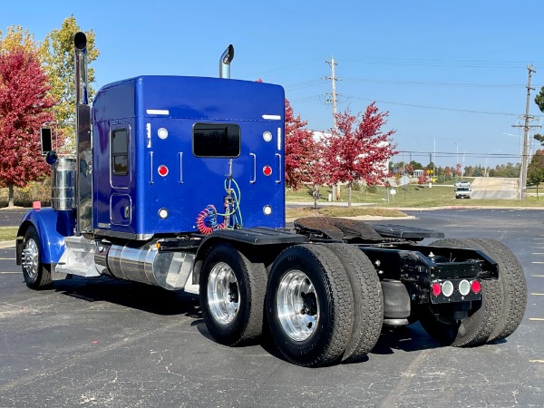 Used-2016-Kenworth-W900L-ICON-900-SLEEPER----44-BUILT---CUMMINS-ISX---550-HORSEPOWER---18-SPEED