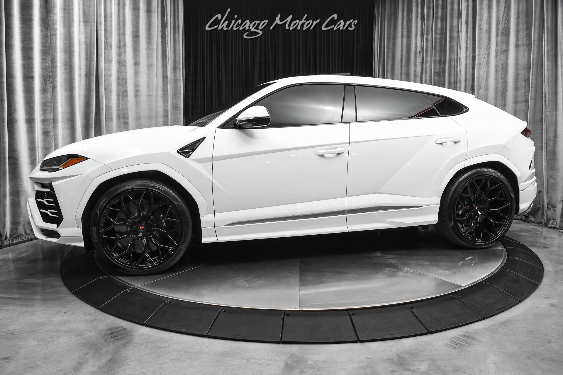 Used-2020-Lamborghini-Urus-SUV-VOSSEN-Wheels-Upgraded-Exhaust-B-O-3D-Comfort-Seats