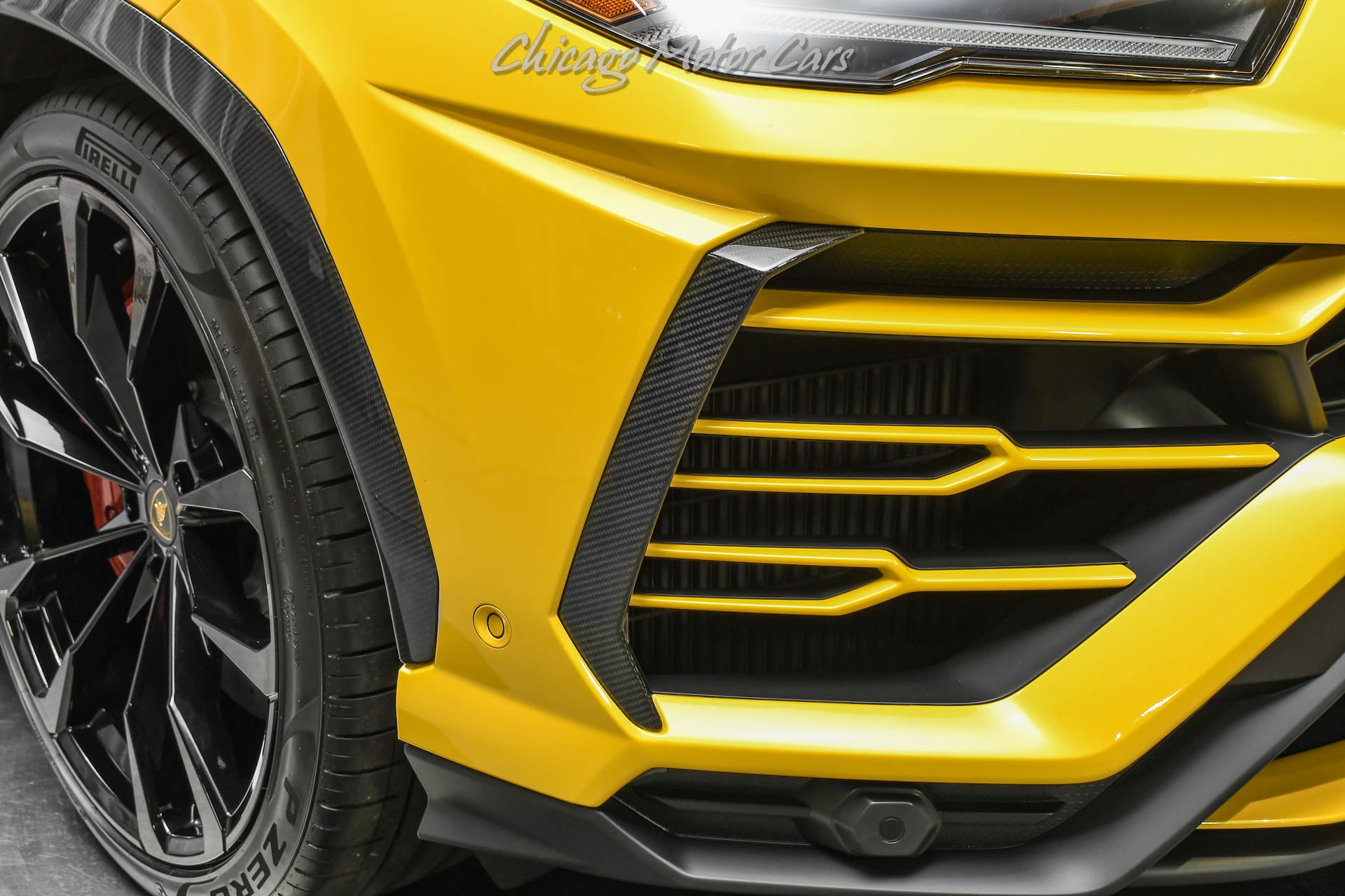 Used-2022-Lamborghini-Urus-SUV-ONLY-79-Miles-HOT-Color-Combo-TONS-of-Carbon-LOADED