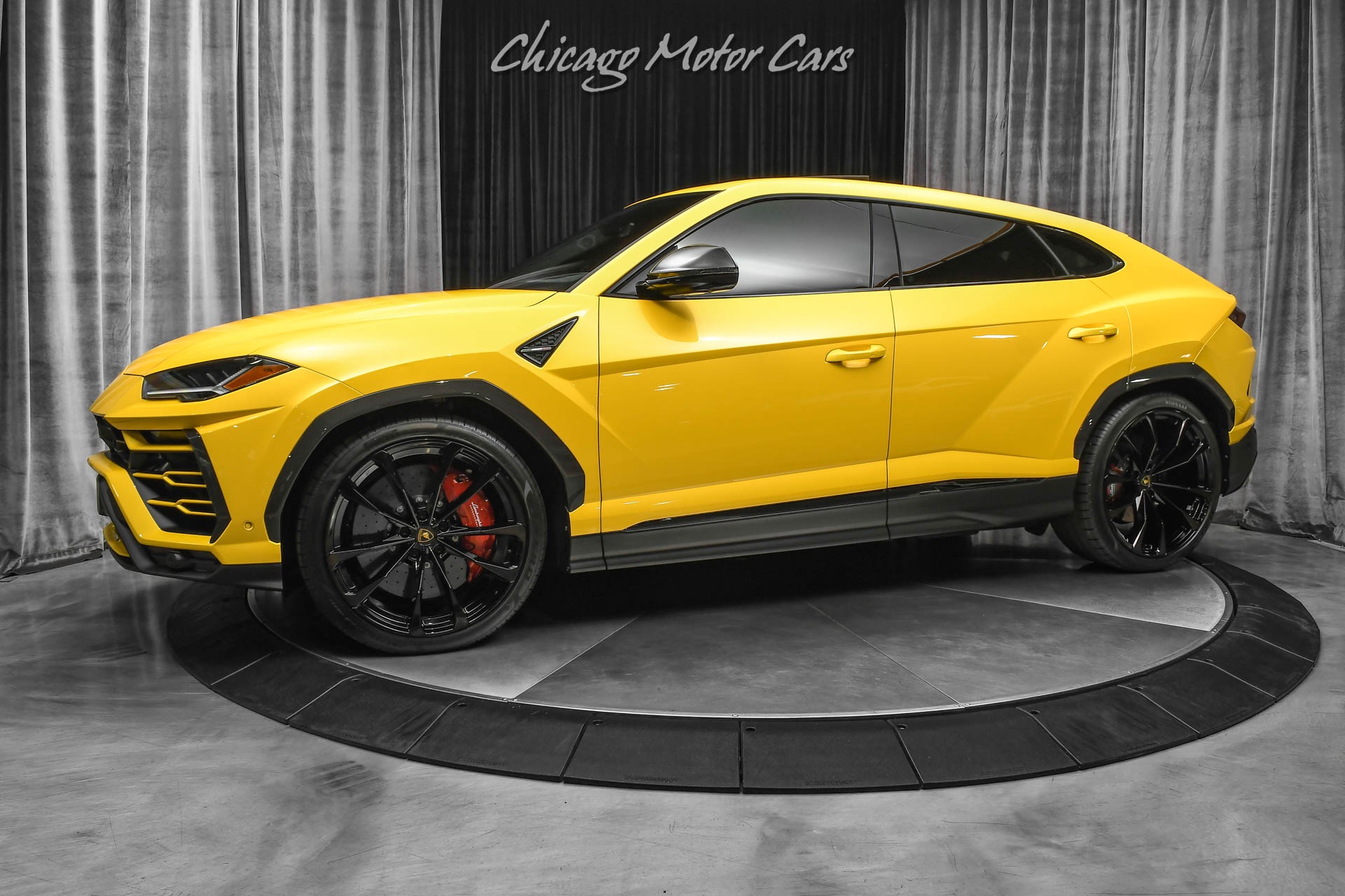 Used 2022 Lamborghini Urus SUV ONLY 79 Miles! HOT Color Combo! TONS of  Carbon! LOADED For Sale (Special Pricing) | Chicago Motor Cars Stock #19581