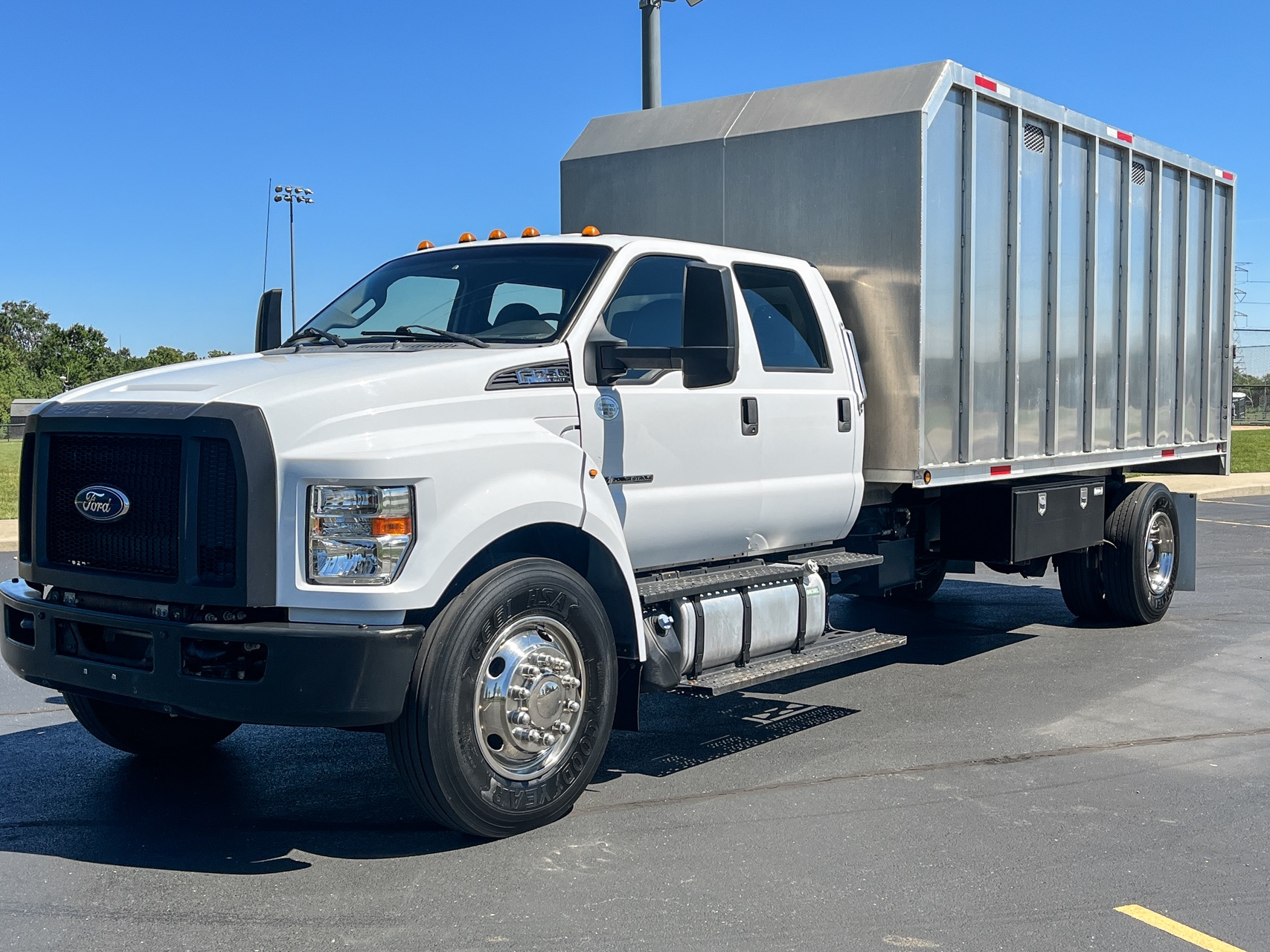 Used-2017-Ford-F-750-Super-Duty-Crew-Cab-Chipper-Truck---PowerStroke-Diesel---Automatic---LOW-MILES