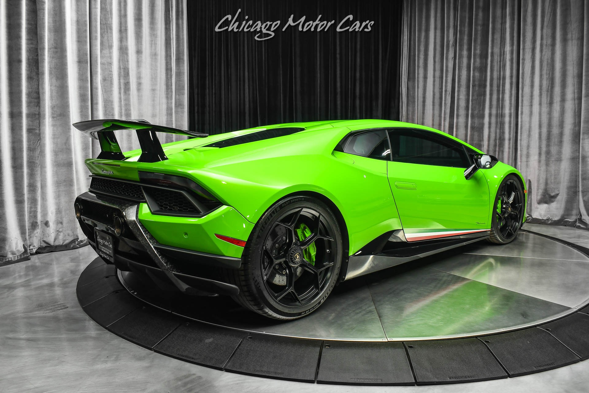 Used-2018-Lamborghini-Huracan-LP640-4-Performante-VERDE-MANTIS-FINISH-FORGED-CARBON-ENGINE-BAY-LOADED