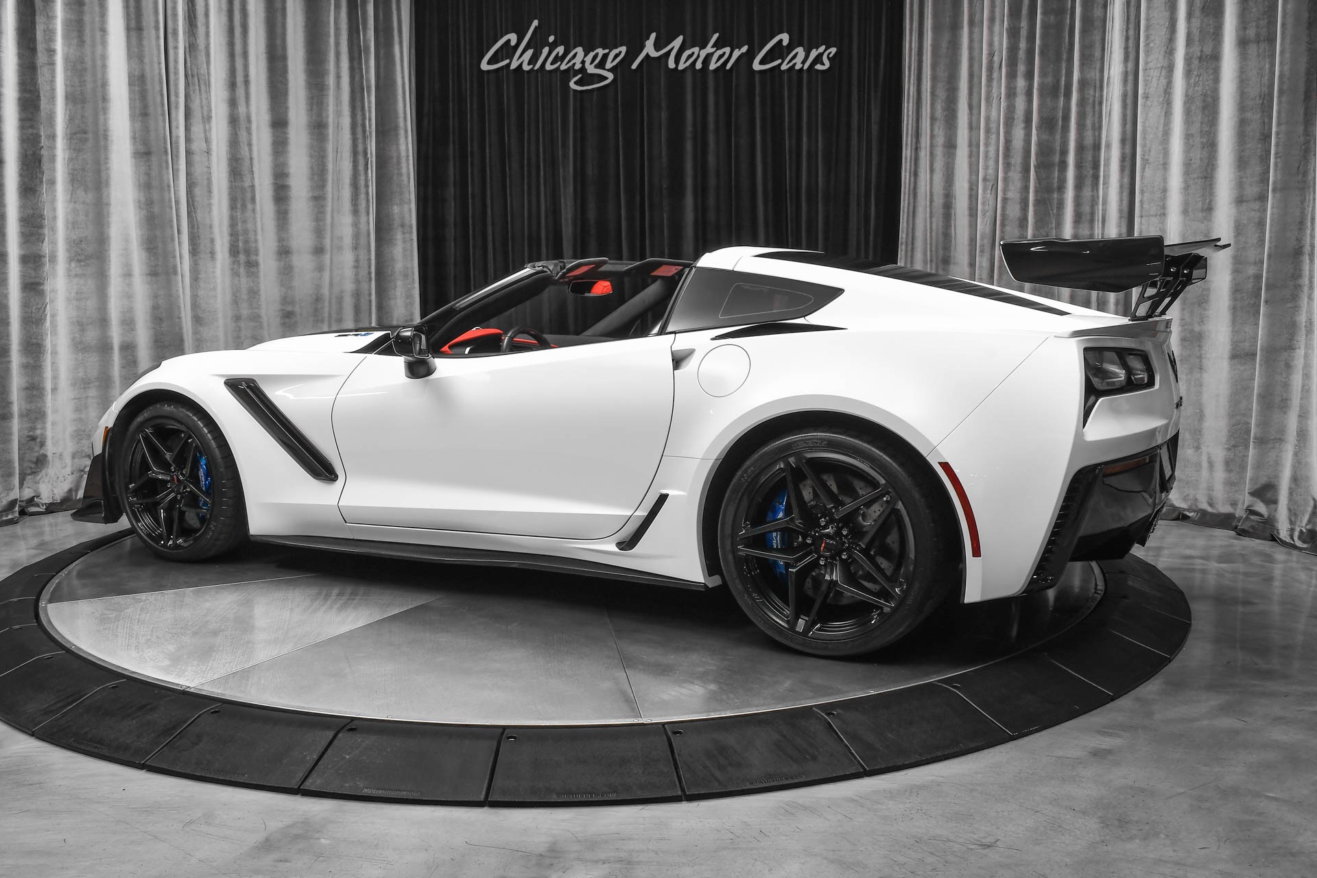 Used-2019-Chevrolet-Corvette-ZR1-3ZR-ZTK-Performance-Package-LOW-Miles-TONS-of-Carbon-LOADED