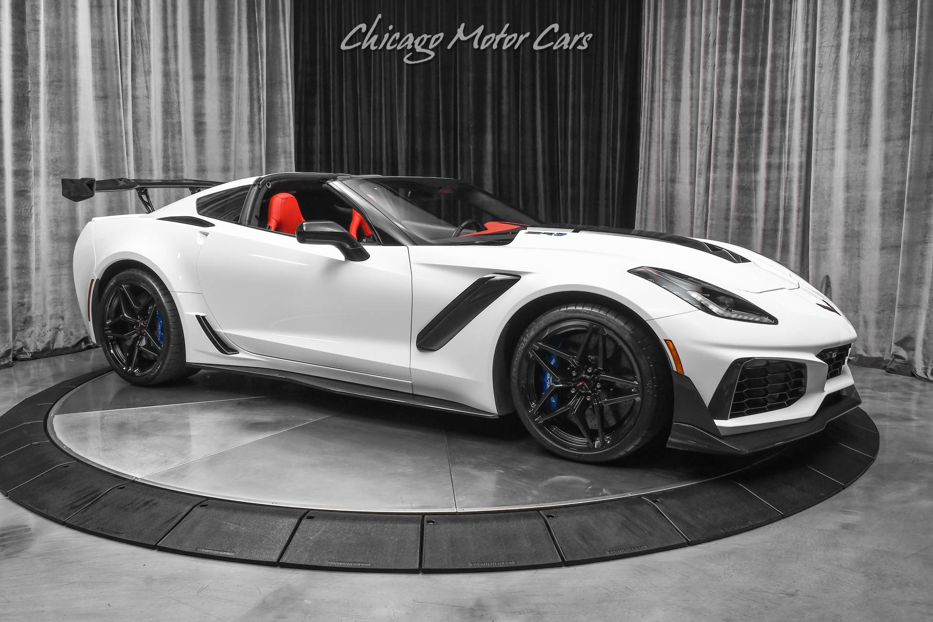 Used-2019-Chevrolet-Corvette-ZR1-3ZR-ZTK-Performance-Package-LOW-Miles-TONS-of-Carbon-LOADED