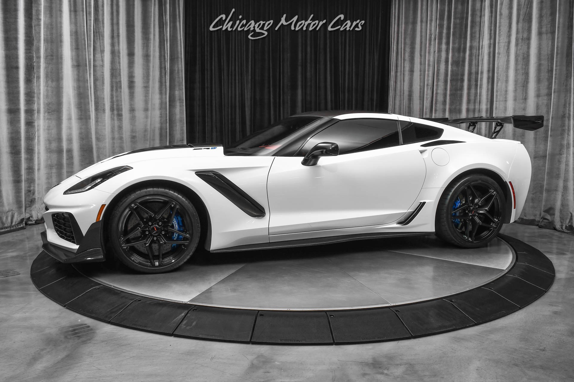 Used-2019-Chevrolet-Corvette-ZR1-3ZR-ZTK-Performance-Package-LOW-Miles-TONS-of-Carbon-LOADED