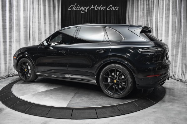 Used-2020-Porsche-Cayenne-Turbo-SUV-Sport-Exhaust-Sport-Chrono-Carbon-Trim-LOADED